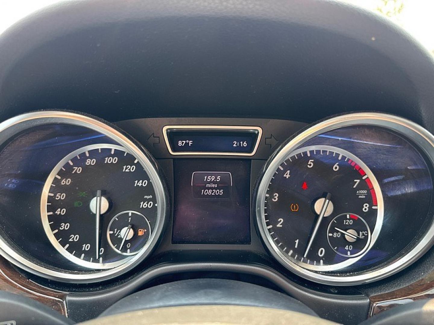 2015 BLACK /BLACK Mercedes-Benz M-Class ML350 4MATIC (4JGDA5HB4FA) with an 3.5L V6 DOHC 24V engine, 7-Speed Automatic transmission, located at 3304 Woodville Road, Northwood, OH, 43619, (419) 210-8019, 41.612694, -83.480743 - Your #1 Destination for Auto Loans and mdash;No Matter Your Credit!At our dealership, we believe everyone deserves the opportunity to drive their dream car and mdash;whether you have good credit, bad credit, or no credit at all. With a wide selection of hundreds of cars, trucks, and SUVs, you'll fin- Photo#18