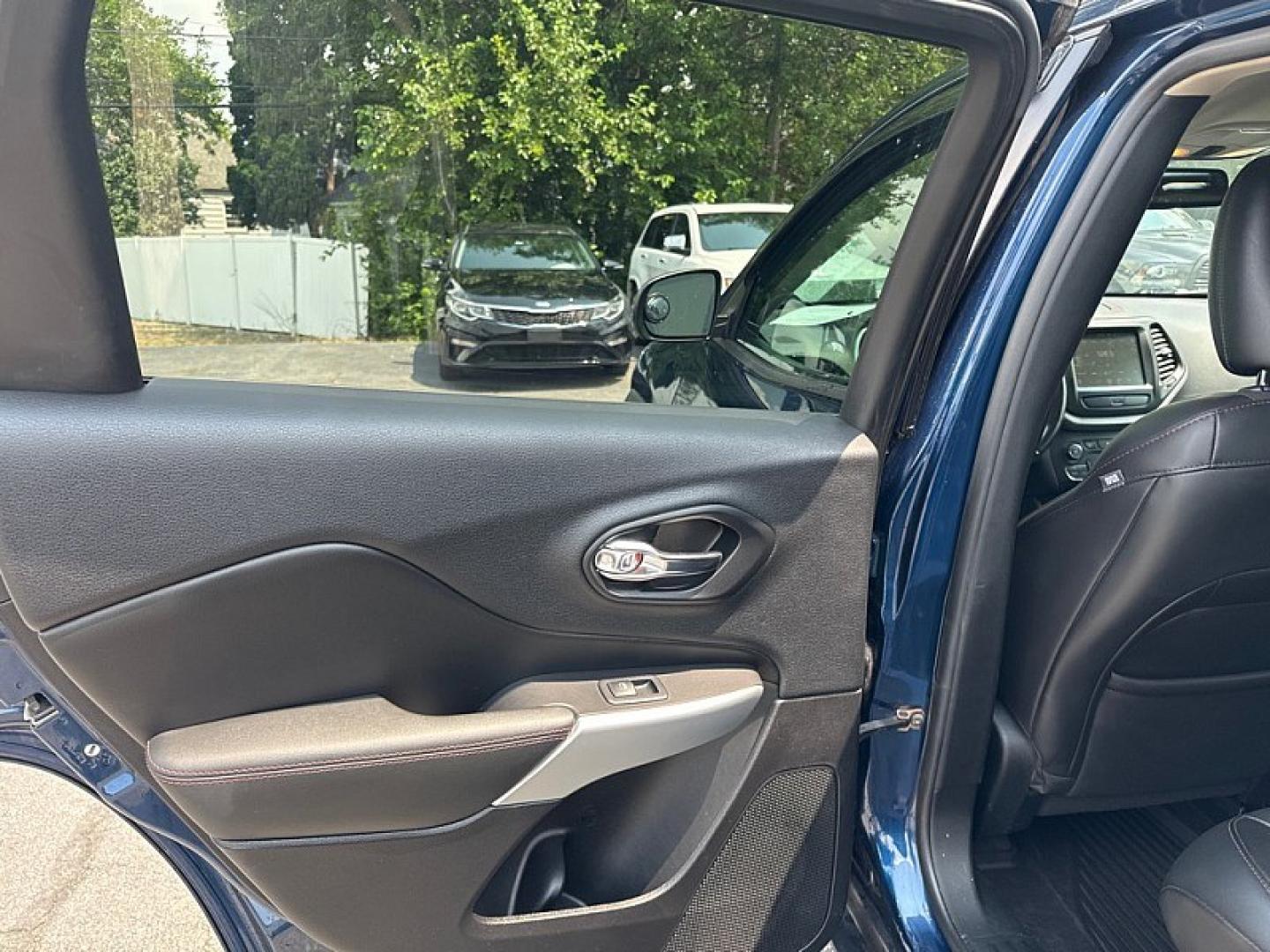 2018 BLUE /BLACK Jeep Cherokee Trailhawk 4WD (1C4PJMBBXJD) with an 2.4L L4 DOHC 16V engine, 9A transmission, located at 3304 Woodville Road, Northwood, OH, 43619, (419) 210-8019, 41.612694, -83.480743 - Your #1 Destination for Auto Loans and mdash;No Matter Your Credit!At our dealership, we believe everyone deserves the opportunity to drive their dream car and mdash;whether you have good credit, bad credit, or no credit at all. With a wide selection of hundreds of cars, trucks, and SUVs, you'll fin- Photo#10