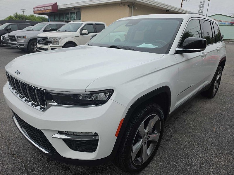 photo of 2022 Jeep Grand Cherokee Limited 4WD