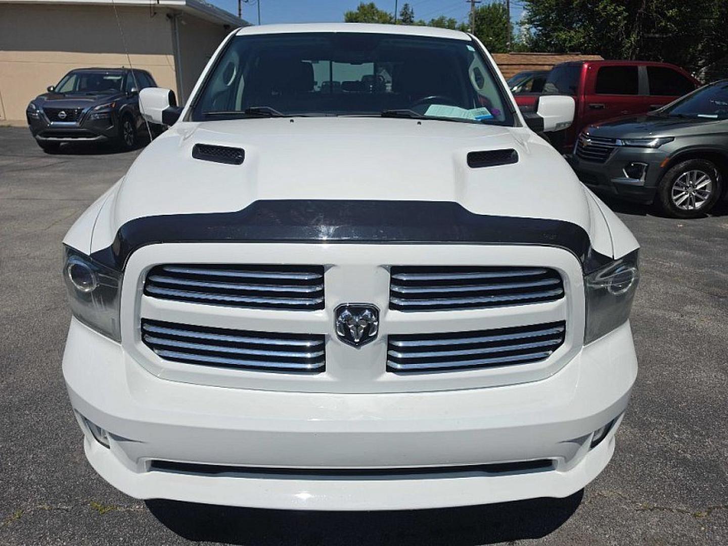 2016 WHITE /BLACK RAM 1500 Sport Crew Cab LWB 4WD (1C6RR7UT9GS) with an 5.7L V8 OHV 16V engine, 6A transmission, located at 3304 Woodville Road, Northwood, OH, 43619, (419) 210-8019, 41.612694, -83.480743 - Your #1 Destination for Auto Loans and mdash;No Matter Your Credit!At our dealership, we believe everyone deserves the opportunity to drive their dream car and mdash;whether you have good credit, bad credit, or no credit at all. With a wide selection of hundreds of cars, trucks, and SUVs, you'll fin- Photo#7