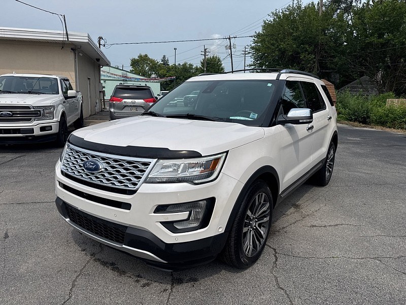 photo of 2017 Ford Explorer Platinum AWD
