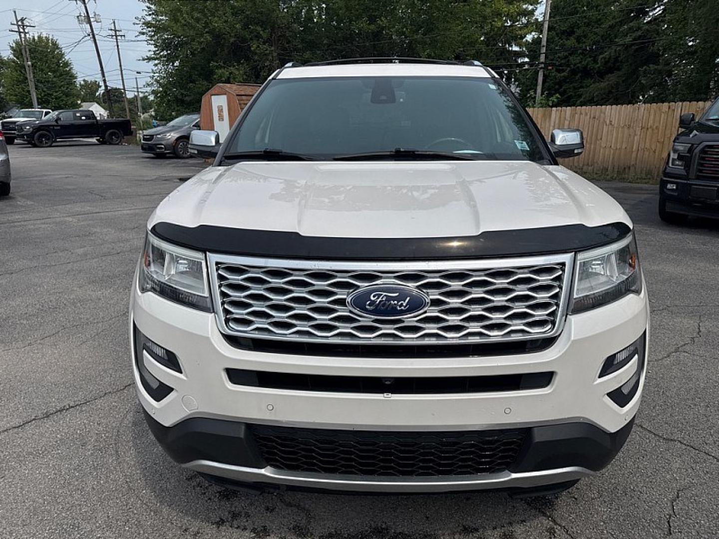 2017 WHITE /BLACK Ford Explorer Platinum AWD (1FM5K8HT1HG) with an 3.5L V6 DOHC 24V engine, 6A transmission, located at 3304 Woodville Road, Northwood, OH, 43619, (419) 210-8019, 41.612694, -83.480743 - Your #1 Destination for Auto Loans and mdash;No Matter Your Credit!At our dealership, we believe everyone deserves the opportunity to drive their dream car and mdash;whether you have good credit, bad credit, or no credit at all. With a wide selection of hundreds of cars, trucks, and SUVs, you'll fin- Photo#7
