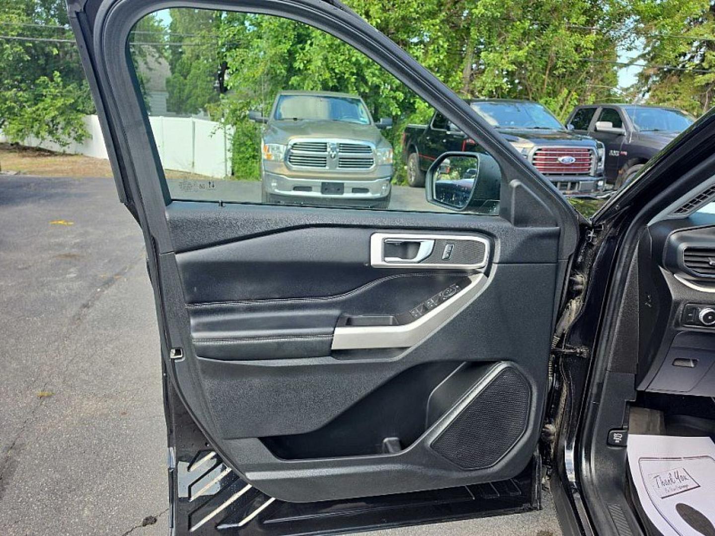 2022 BLACK /BLACK Ford Explorer XLT AWD (1FMSK8DH2NG) with an 2.3L L4 DOHC 16V engine, 10A transmission, located at 3304 Woodville Road, Northwood, OH, 43619, (419) 210-8019, 41.612694, -83.480743 - Your #1 Destination for Auto Loans and mdash;No Matter Your Credit!At our dealership, we believe everyone deserves the opportunity to drive their dream car and mdash;whether you have good credit, bad credit, or no credit at all. With a wide selection of hundreds of cars, trucks, and SUVs, you'll fin- Photo#8