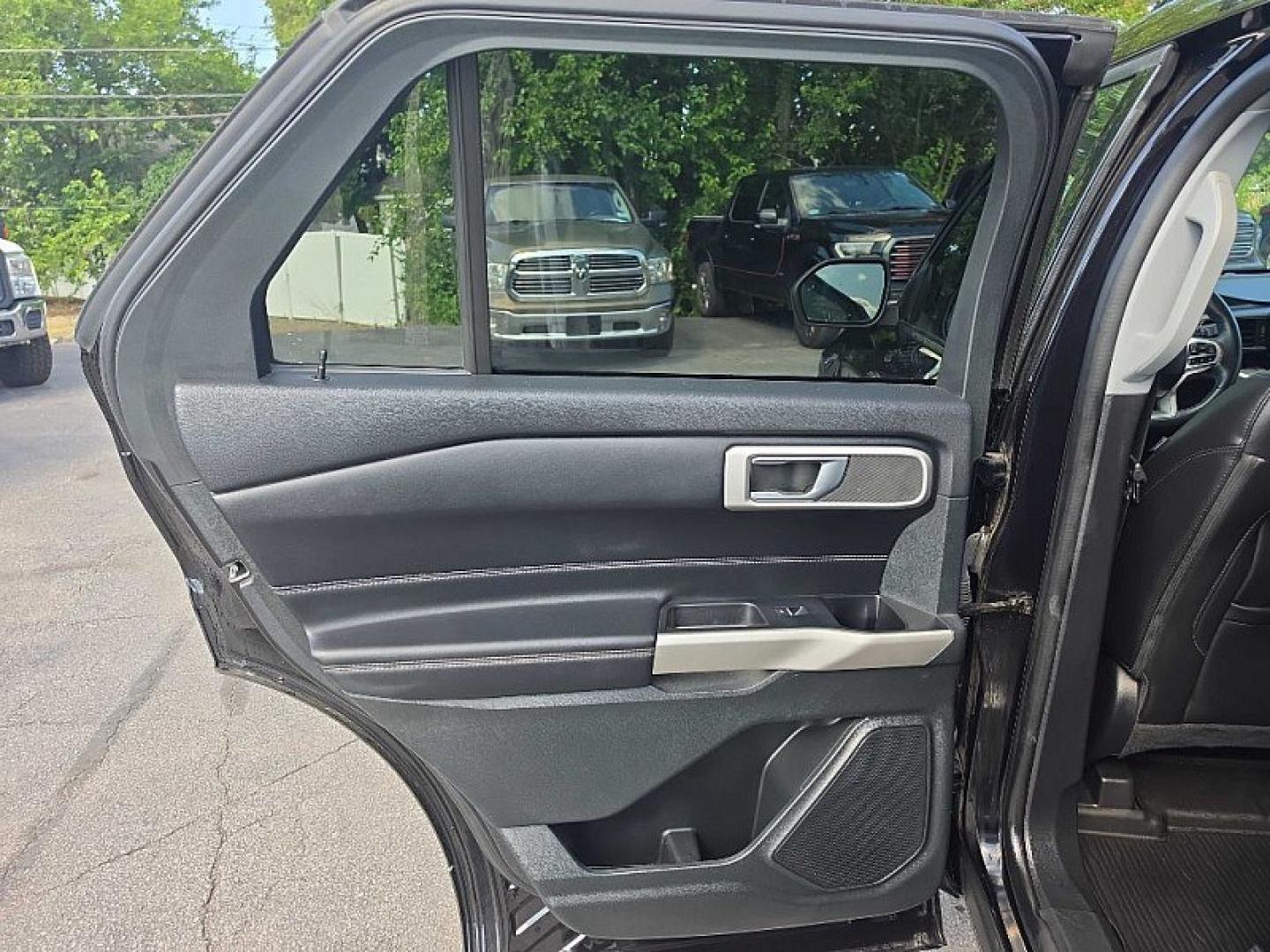 2022 BLACK /BLACK Ford Explorer XLT AWD (1FMSK8DH2NG) with an 2.3L L4 DOHC 16V engine, 10A transmission, located at 3304 Woodville Road, Northwood, OH, 43619, (419) 210-8019, 41.612694, -83.480743 - Your #1 Destination for Auto Loans and mdash;No Matter Your Credit!At our dealership, we believe everyone deserves the opportunity to drive their dream car and mdash;whether you have good credit, bad credit, or no credit at all. With a wide selection of hundreds of cars, trucks, and SUVs, you'll fin- Photo#10