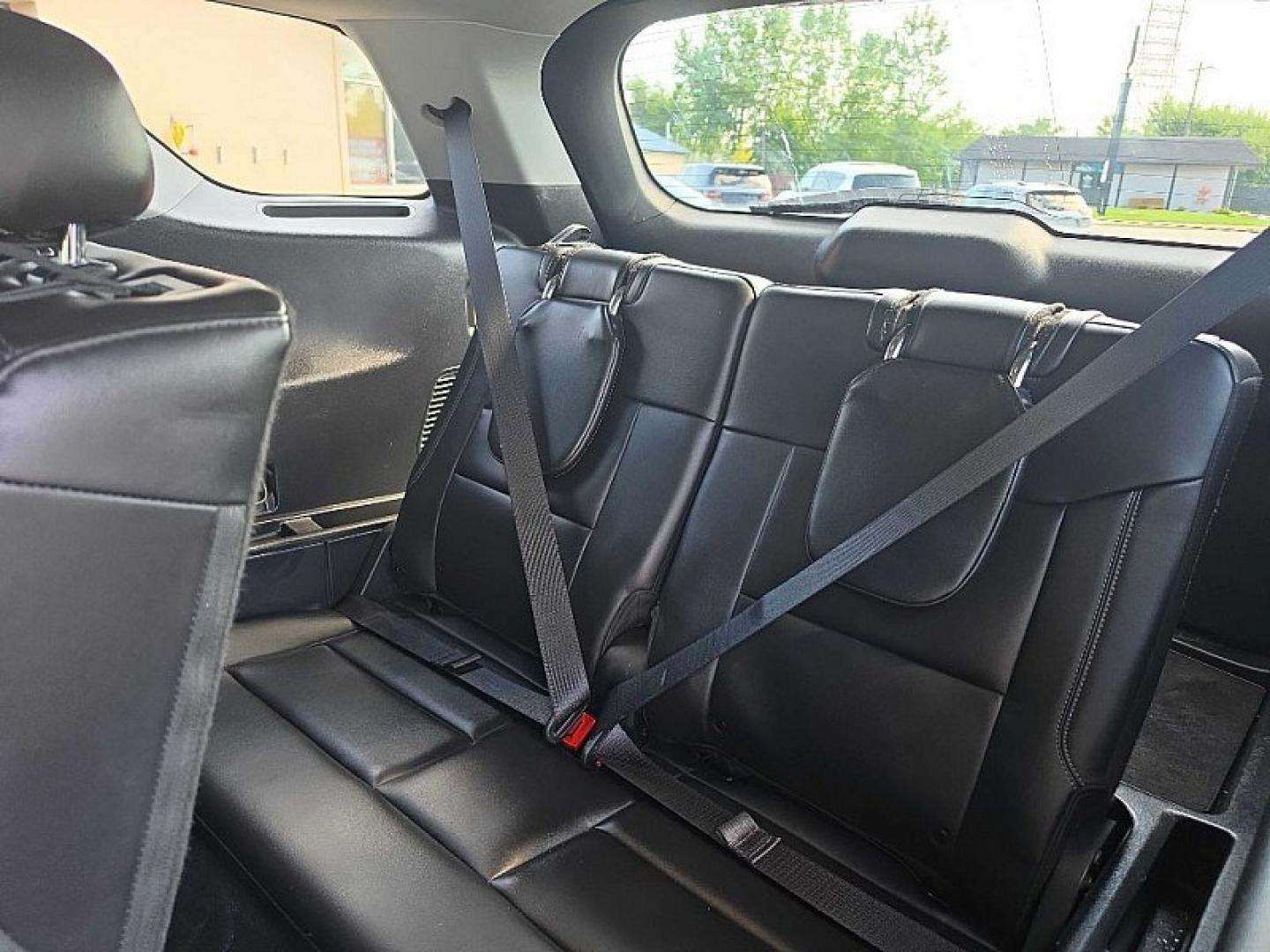 2022 BLACK /BLACK Ford Explorer XLT AWD (1FMSK8DH2NG) with an 2.3L L4 DOHC 16V engine, 10A transmission, located at 3304 Woodville Road, Northwood, OH, 43619, (419) 210-8019, 41.612694, -83.480743 - Your #1 Destination for Auto Loans and mdash;No Matter Your Credit!At our dealership, we believe everyone deserves the opportunity to drive their dream car and mdash;whether you have good credit, bad credit, or no credit at all. With a wide selection of hundreds of cars, trucks, and SUVs, you'll fin- Photo#12