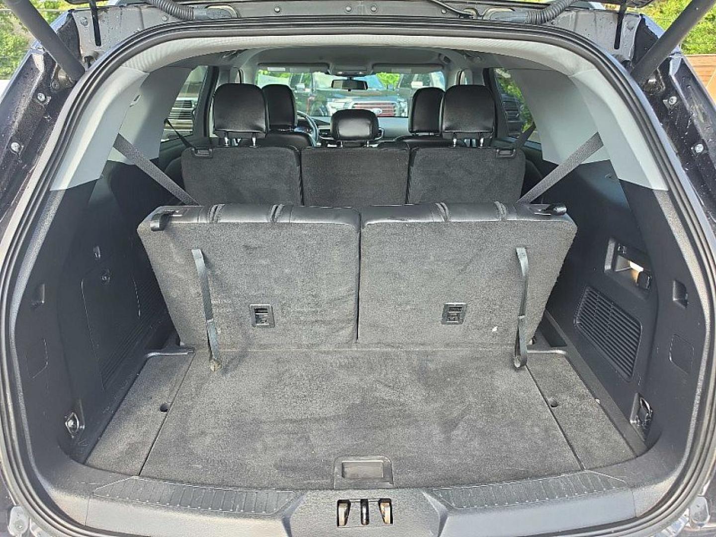 2022 BLACK /BLACK Ford Explorer XLT AWD (1FMSK8DH2NG) with an 2.3L L4 DOHC 16V engine, 10A transmission, located at 3304 Woodville Road, Northwood, OH, 43619, (419) 210-8019, 41.612694, -83.480743 - Your #1 Destination for Auto Loans and mdash;No Matter Your Credit!At our dealership, we believe everyone deserves the opportunity to drive their dream car and mdash;whether you have good credit, bad credit, or no credit at all. With a wide selection of hundreds of cars, trucks, and SUVs, you'll fin- Photo#13