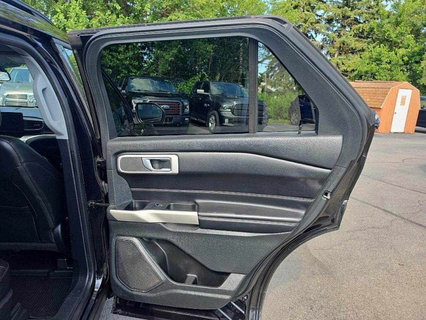 2022 BLACK /BLACK Ford Explorer XLT AWD (1FMSK8DH2NG) with an 2.3L L4 DOHC 16V engine, 10A transmission, located at 3304 Woodville Road, Northwood, OH, 43619, (419) 210-8019, 41.612694, -83.480743 - Your #1 Destination for Auto Loans and mdash;No Matter Your Credit!At our dealership, we believe everyone deserves the opportunity to drive their dream car and mdash;whether you have good credit, bad credit, or no credit at all. With a wide selection of hundreds of cars, trucks, and SUVs, you'll fin- Photo#14