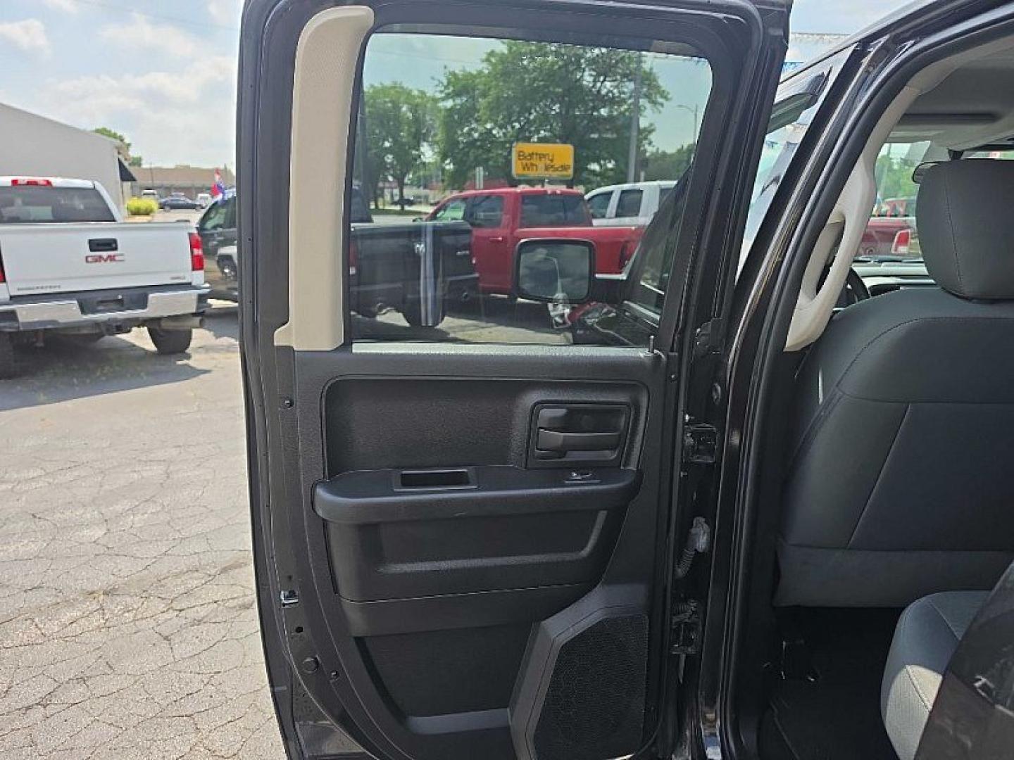 2017 BLACK /BLACK RAM 1500 Tradesman Quad Cab 4WD (1C6RR7FG8HS) with an 3.6L V6 DOHC 24V FFV engine, 8A transmission, located at 3304 Woodville Road, Northwood, OH, 43619, (419) 210-8019, 41.612694, -83.480743 - Your #1 Destination for Auto Loans and mdash;No Matter Your Credit!At our dealership, we believe everyone deserves the opportunity to drive their dream car and mdash;whether you have good credit, bad credit, or no credit at all. With a wide selection of hundreds of cars, trucks, and SUVs, you'll fin- Photo#11