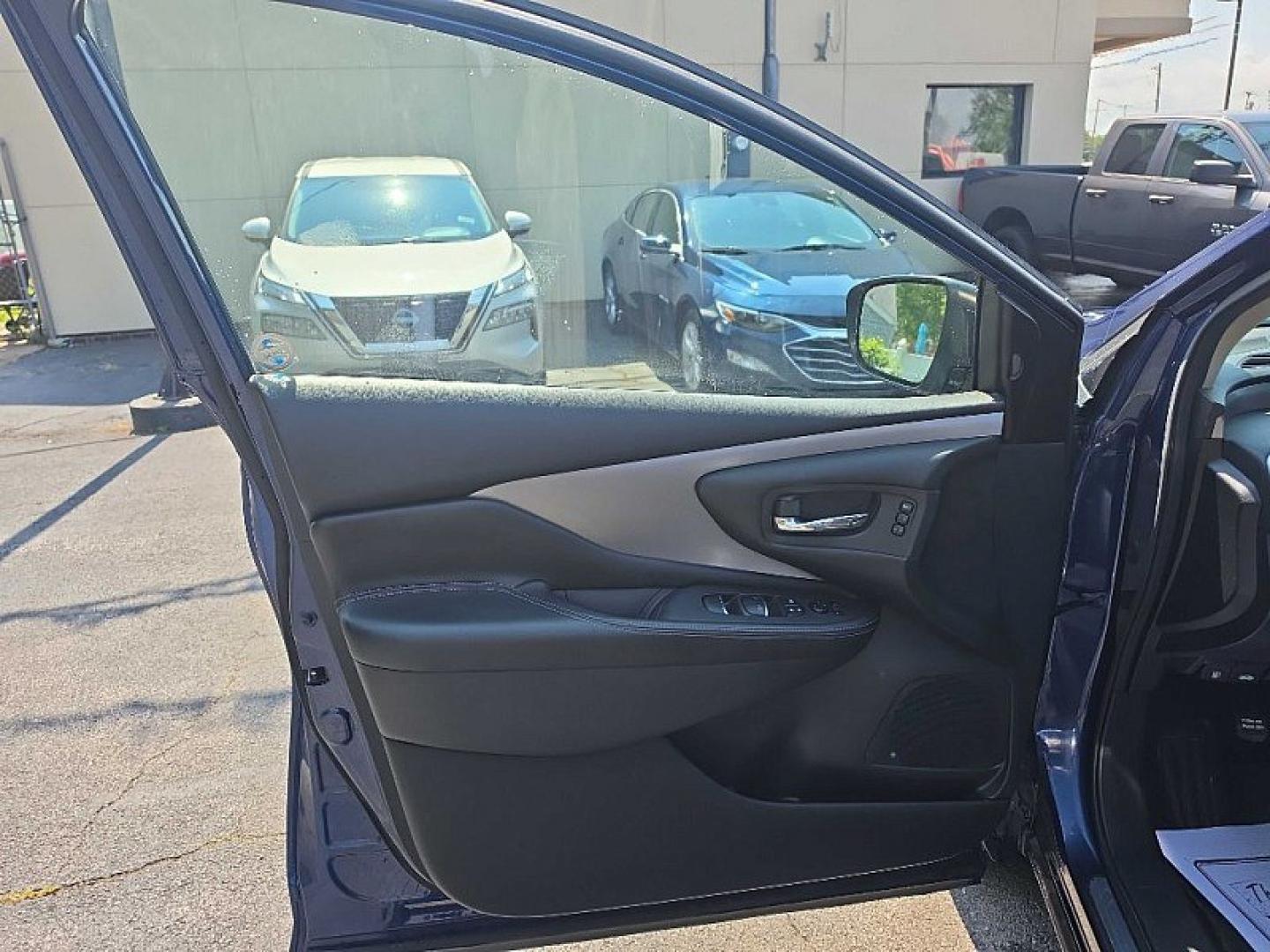 2021 BLUE /BLACK Nissan Murano SL AWD (5N1AZ2CS2MC) with an 3.5L V6 DOHC 24V engine, CVT transmission, located at 3304 Woodville Road, Northwood, OH, 43619, (419) 210-8019, 41.612694, -83.480743- Photo#8