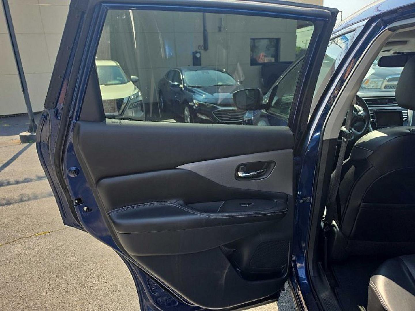 2021 BLUE /BLACK Nissan Murano SL AWD (5N1AZ2CS2MC) with an 3.5L V6 DOHC 24V engine, CVT transmission, located at 3304 Woodville Road, Northwood, OH, 43619, (419) 210-8019, 41.612694, -83.480743- Photo#10