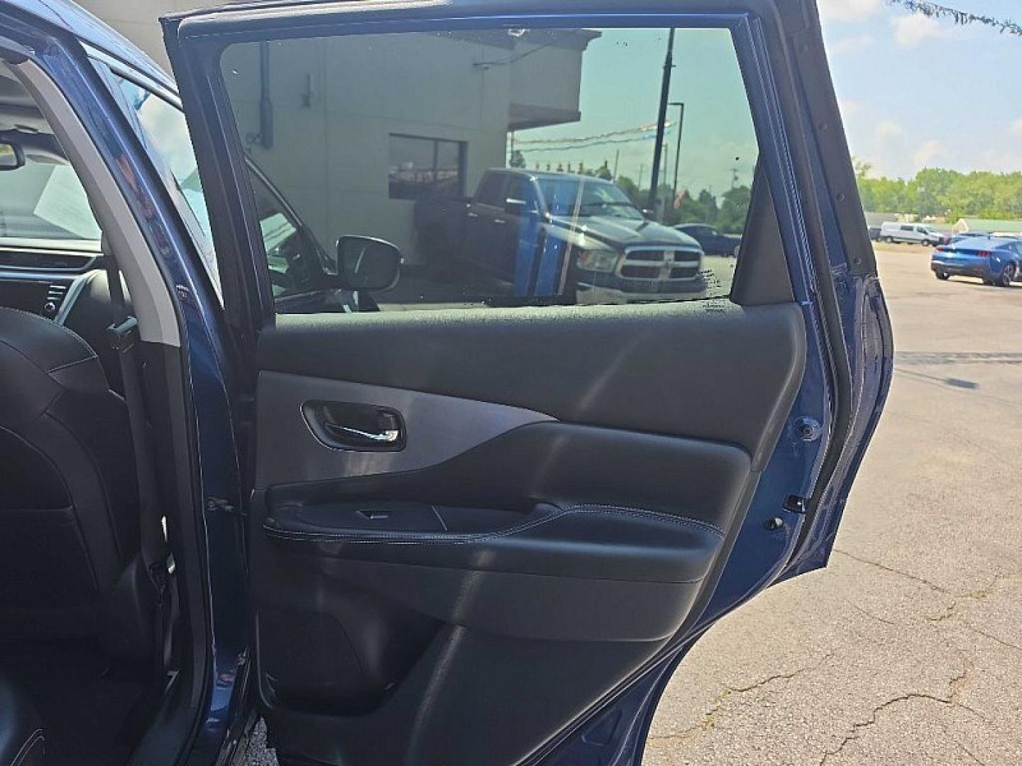 2021 BLUE /BLACK Nissan Murano SL AWD (5N1AZ2CS2MC) with an 3.5L V6 DOHC 24V engine, CVT transmission, located at 3304 Woodville Road, Northwood, OH, 43619, (419) 210-8019, 41.612694, -83.480743- Photo#13