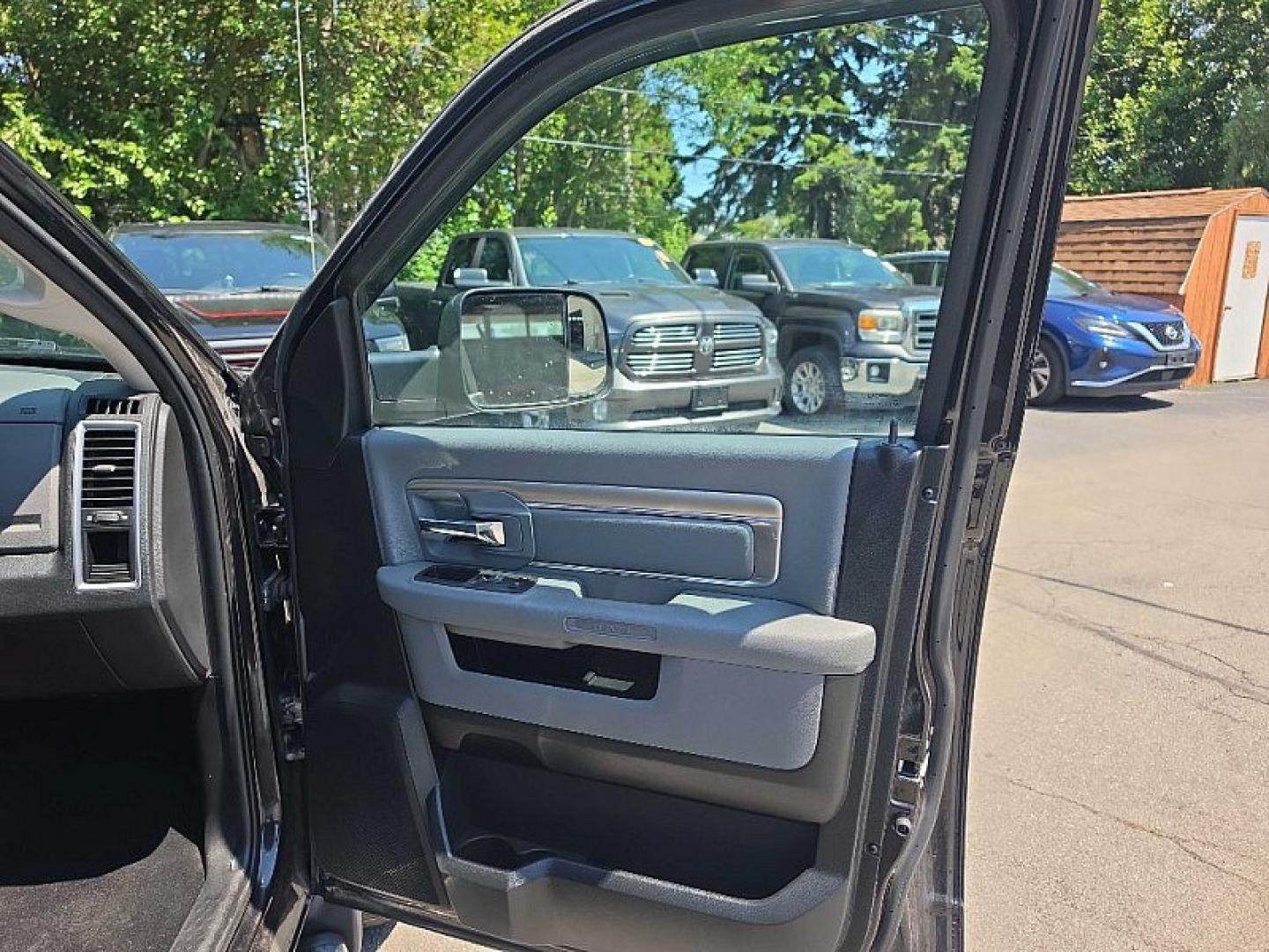 2017 BLACK /GRAY RAM 1500 SLT Crew Cab SWB 4WD (1C6RR7LT0HS) with an 5.7L V8 OHV 16V engine, 8A transmission, located at 3304 Woodville Road, Northwood, OH, 43619, (419) 210-8019, 41.612694, -83.480743 - Your #1 Destination for Auto Loans and mdash;No Matter Your Credit!At our dealership, we believe everyone deserves the opportunity to drive their dream car and mdash;whether you have good credit, bad credit, or no credit at all. With a wide selection of hundreds of cars, trucks, and SUVs, you'll fin- Photo#15