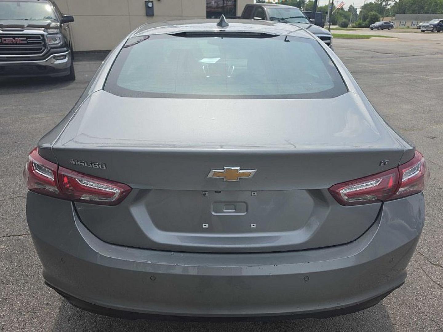 2024 SILVER /BLACK Chevrolet Malibu 2LT (1G1ZE5ST9RF) with an 1.5L L4 DOHC 16V engine, 6A transmission, located at 3304 Woodville Road, Northwood, OH, 43619, (419) 210-8019, 41.612694, -83.480743- Photo#3