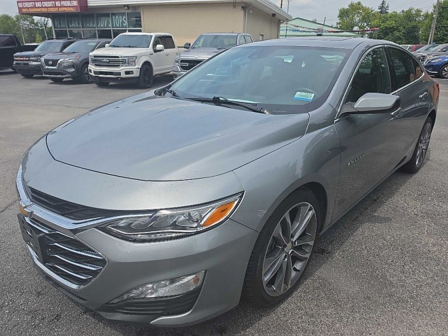 2024 SILVER /BLACK Chevrolet Malibu 2LT (1G1ZE5ST9RF) with an 1.5L L4 DOHC 16V engine, 6A transmission, located at 3304 Woodville Road, Northwood, OH, 43619, (419) 210-8019, 41.612694, -83.480743- Photo#0