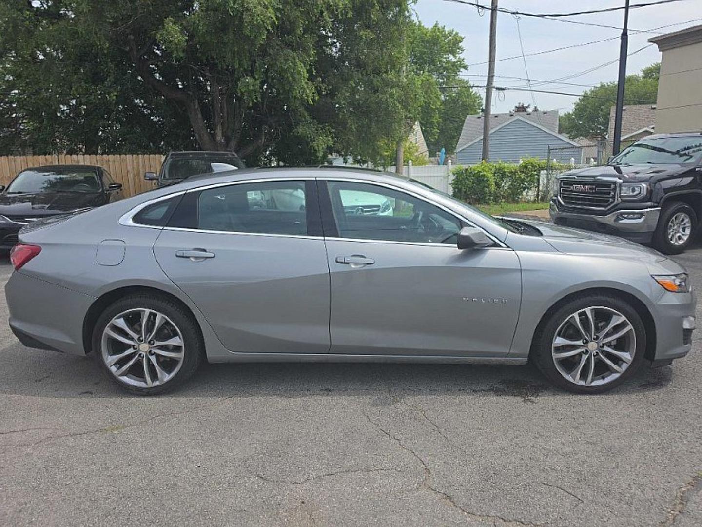 2024 SILVER /BLACK Chevrolet Malibu 2LT (1G1ZE5ST9RF) with an 1.5L L4 DOHC 16V engine, 6A transmission, located at 3304 Woodville Road, Northwood, OH, 43619, (419) 210-8019, 41.612694, -83.480743- Photo#5