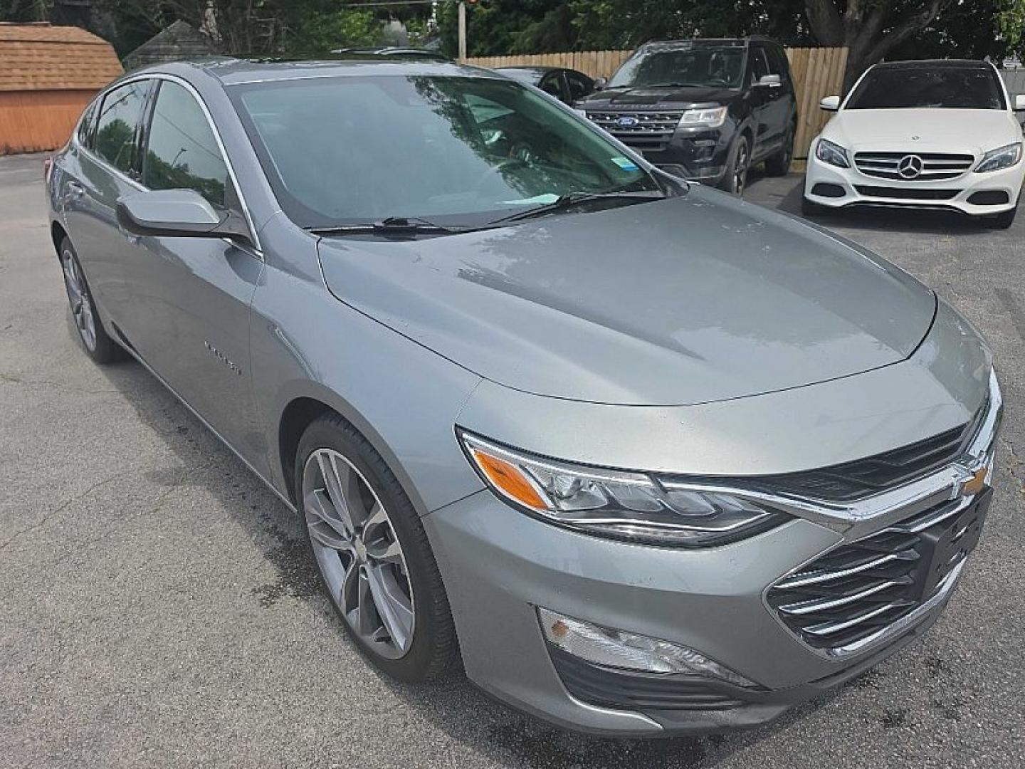 2024 SILVER /BLACK Chevrolet Malibu 2LT (1G1ZE5ST9RF) with an 1.5L L4 DOHC 16V engine, 6A transmission, located at 3304 Woodville Road, Northwood, OH, 43619, (419) 210-8019, 41.612694, -83.480743- Photo#6