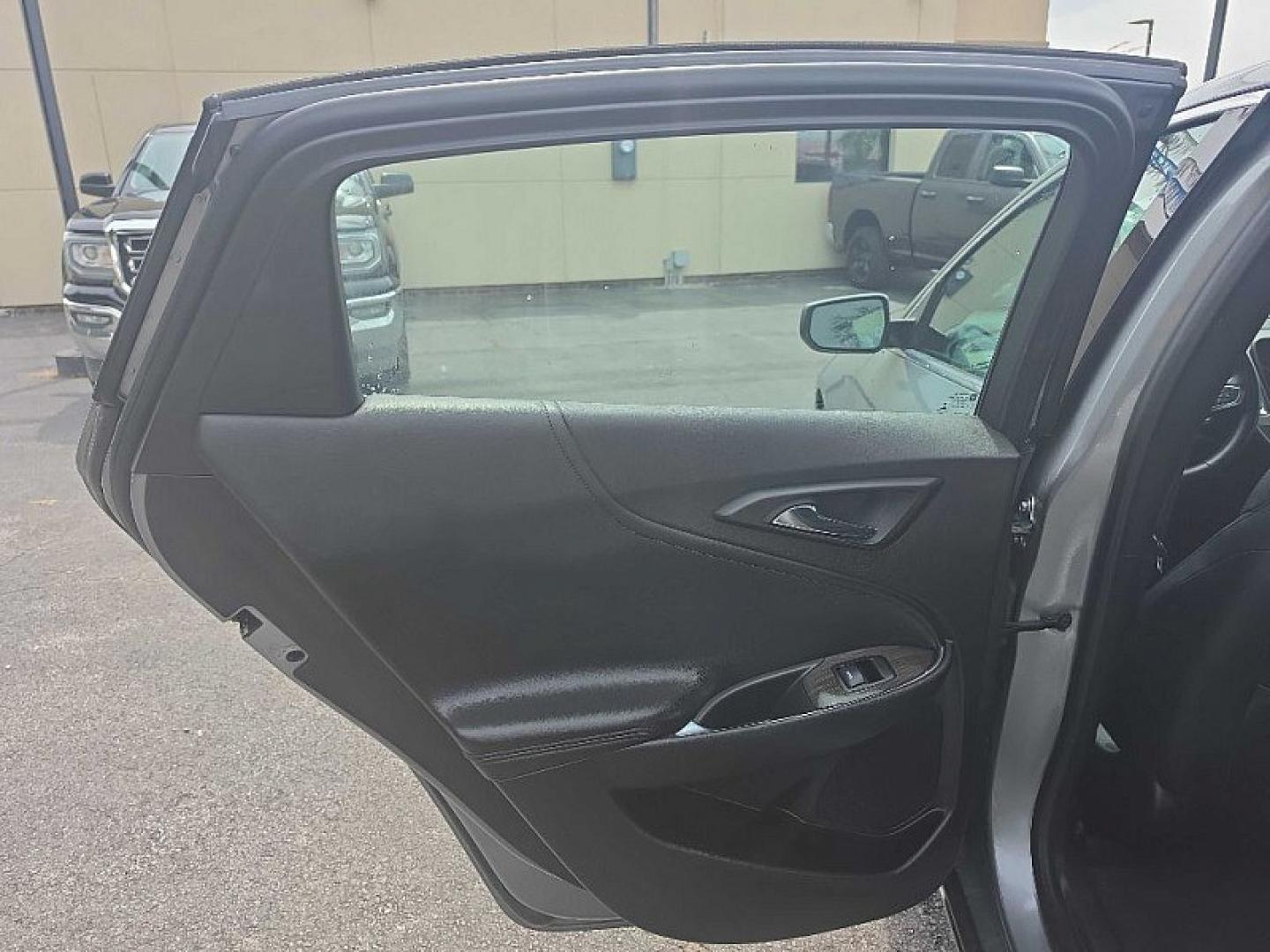 2024 SILVER /BLACK Chevrolet Malibu 2LT (1G1ZE5ST9RF) with an 1.5L L4 DOHC 16V engine, 6A transmission, located at 3304 Woodville Road, Northwood, OH, 43619, (419) 210-8019, 41.612694, -83.480743- Photo#10