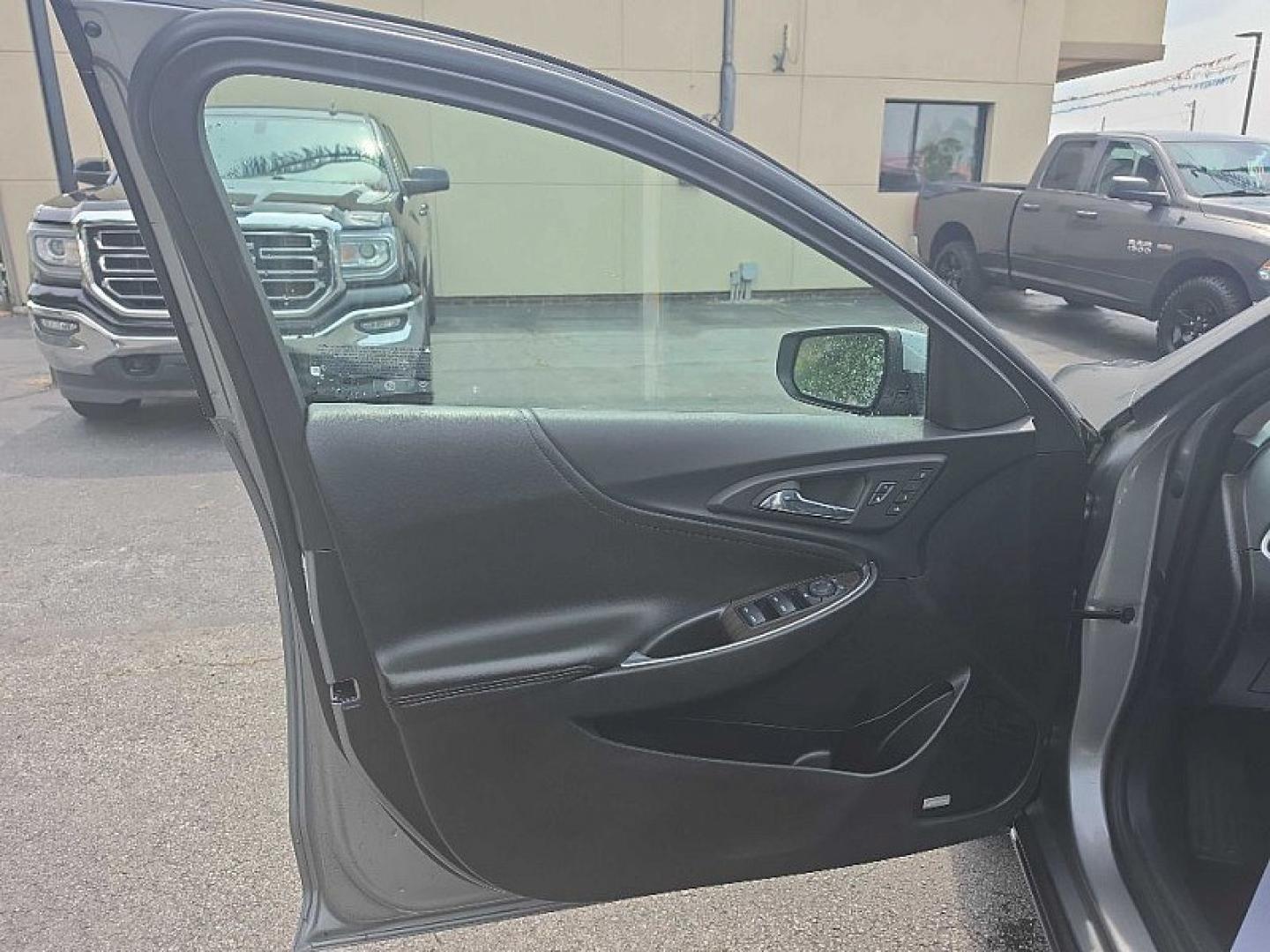 2024 SILVER /BLACK Chevrolet Malibu 2LT (1G1ZE5ST9RF) with an 1.5L L4 DOHC 16V engine, 6A transmission, located at 3304 Woodville Road, Northwood, OH, 43619, (419) 210-8019, 41.612694, -83.480743- Photo#8