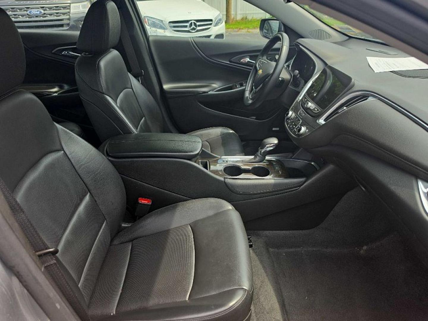 2024 SILVER /BLACK Chevrolet Malibu 2LT (1G1ZE5ST9RF) with an 1.5L L4 DOHC 16V engine, 6A transmission, located at 3304 Woodville Road, Northwood, OH, 43619, (419) 210-8019, 41.612694, -83.480743- Photo#16