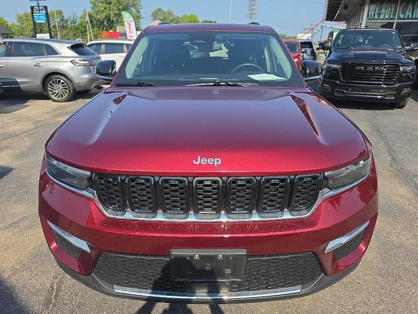 2023 RED /BLACK Jeep Grand Cherokee 4xe Limited (1C4RJYB6XPC) with an 2.0L L4 DOHC 16V HYBRID engine, 8A transmission, located at 3304 Woodville Road, Northwood, OH, 43619, (419) 210-8019, 41.612694, -83.480743 - Your #1 Destination for Auto Loans and mdash;No Matter Your Credit!At our dealership, we believe everyone deserves the opportunity to drive their dream car and mdash;whether you have good credit, bad credit, or no credit at all. With a wide selection of hundreds of cars, trucks, and SUVs, you'll fin- Photo#7