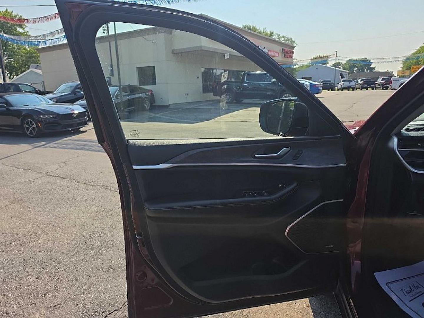 2023 RED /BLACK Jeep Grand Cherokee 4xe Limited (1C4RJYB6XPC) with an 2.0L L4 DOHC 16V HYBRID engine, 8A transmission, located at 3304 Woodville Road, Northwood, OH, 43619, (419) 210-8019, 41.612694, -83.480743 - Your #1 Destination for Auto Loans and mdash;No Matter Your Credit!At our dealership, we believe everyone deserves the opportunity to drive their dream car and mdash;whether you have good credit, bad credit, or no credit at all. With a wide selection of hundreds of cars, trucks, and SUVs, you'll fin- Photo#8
