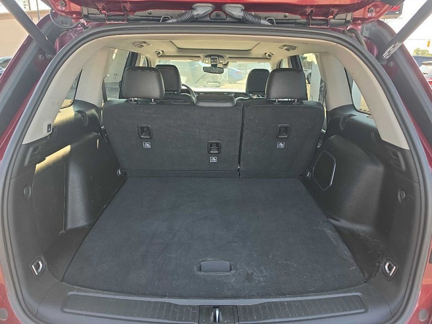 2023 RED /BLACK Jeep Grand Cherokee 4xe Limited (1C4RJYB6XPC) with an 2.0L L4 DOHC 16V HYBRID engine, 8A transmission, located at 3304 Woodville Road, Northwood, OH, 43619, (419) 210-8019, 41.612694, -83.480743 - Your #1 Destination for Auto Loans and mdash;No Matter Your Credit!At our dealership, we believe everyone deserves the opportunity to drive their dream car and mdash;whether you have good credit, bad credit, or no credit at all. With a wide selection of hundreds of cars, trucks, and SUVs, you'll fin- Photo#13