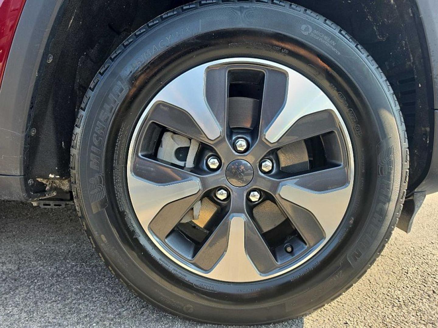 2023 RED /BLACK Jeep Grand Cherokee 4xe Limited (1C4RJYB6XPC) with an 2.0L L4 DOHC 16V HYBRID engine, 8A transmission, located at 3304 Woodville Road, Northwood, OH, 43619, (419) 210-8019, 41.612694, -83.480743 - Your #1 Destination for Auto Loans and mdash;No Matter Your Credit!At our dealership, we believe everyone deserves the opportunity to drive their dream car and mdash;whether you have good credit, bad credit, or no credit at all. With a wide selection of hundreds of cars, trucks, and SUVs, you'll fin- Photo#27