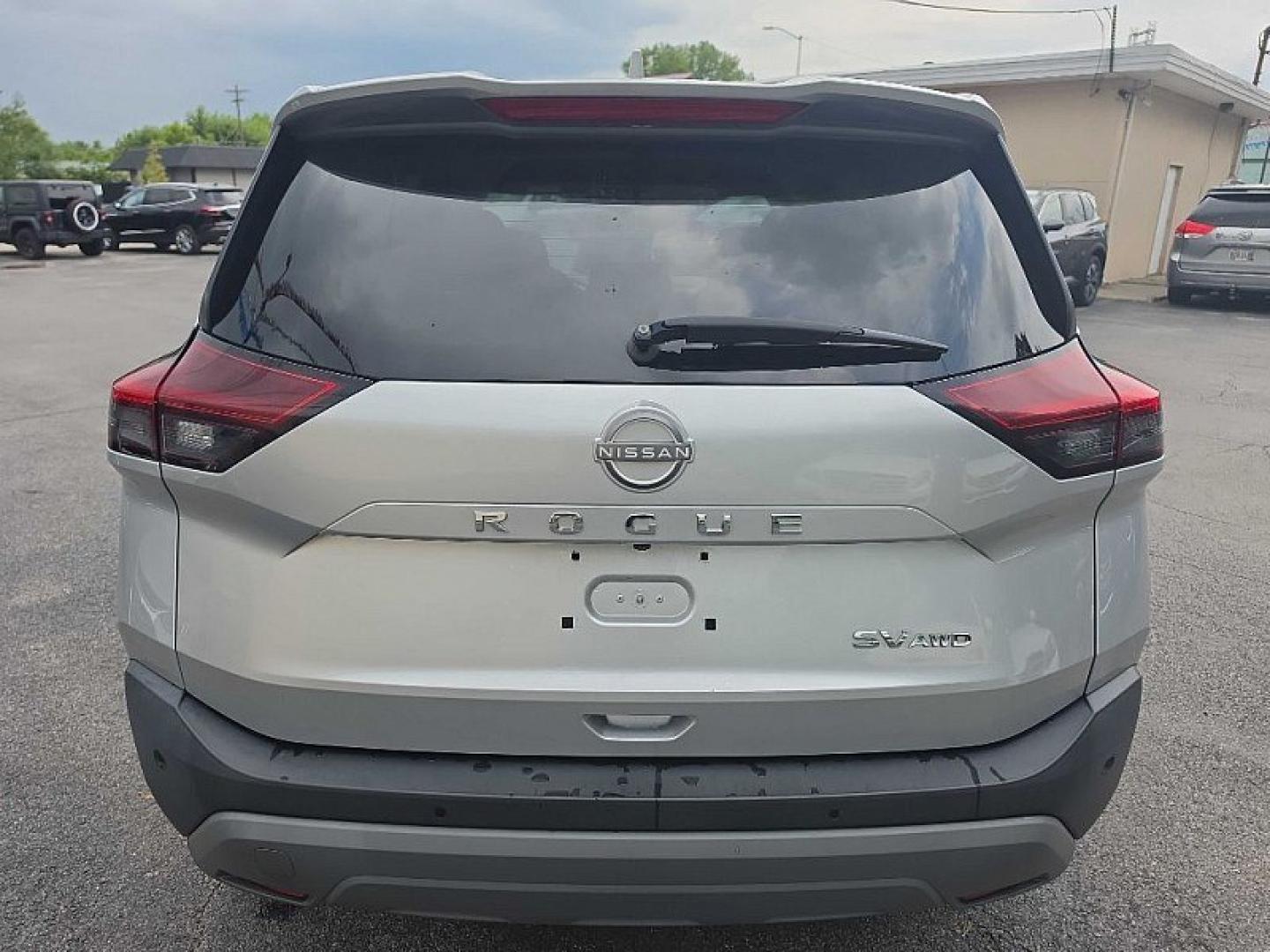 2023 SILVER /BLACK / BEIGE Nissan Rogue SV AWD (5N1BT3BB5PC) with an 2.5L L4 DOHC 16V engine, CVT transmission, located at 3304 Woodville Road, Northwood, OH, 43619, (419) 210-8019, 41.612694, -83.480743 - Your #1 Destination for Auto Loans and mdash;No Matter Your Credit!At our dealership, we believe everyone deserves the opportunity to drive their dream car and mdash;whether you have good credit, bad credit, or no credit at all. With a wide selection of hundreds of cars, trucks, and SUVs, you'll fin- Photo#3