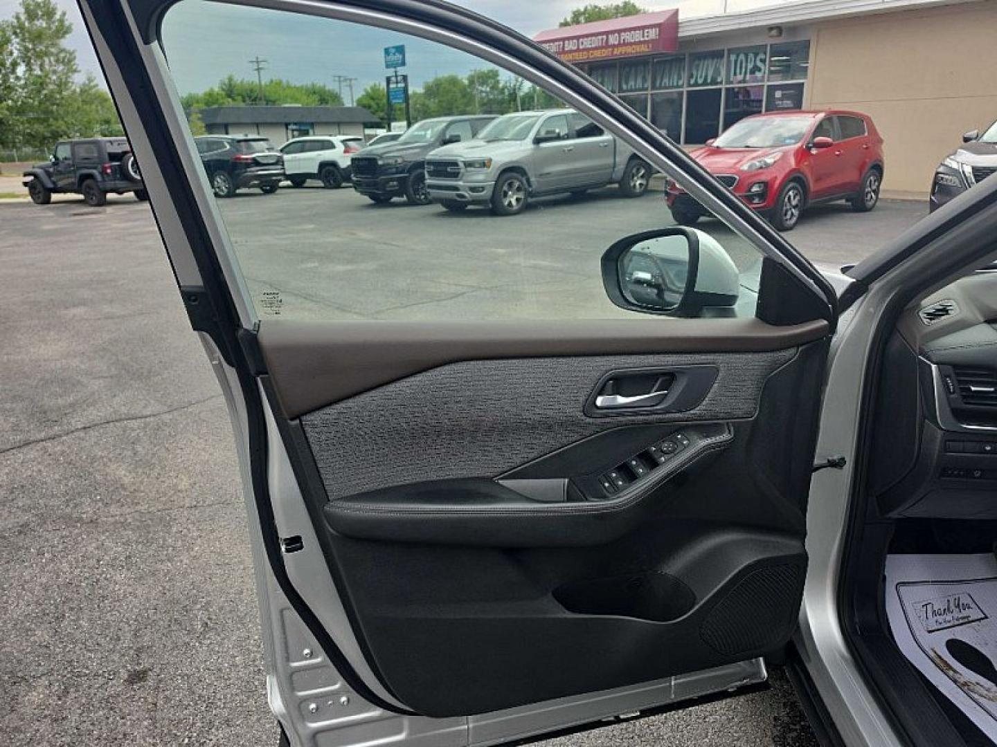 2023 SILVER /BLACK / BEIGE Nissan Rogue SV AWD (5N1BT3BB5PC) with an 2.5L L4 DOHC 16V engine, CVT transmission, located at 3304 Woodville Road, Northwood, OH, 43619, (419) 210-8019, 41.612694, -83.480743 - Your #1 Destination for Auto Loans and mdash;No Matter Your Credit!At our dealership, we believe everyone deserves the opportunity to drive their dream car and mdash;whether you have good credit, bad credit, or no credit at all. With a wide selection of hundreds of cars, trucks, and SUVs, you'll fin- Photo#8