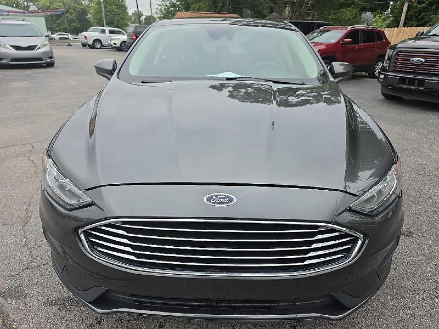 2019 GRAY /BLACK Ford Fusion SE (3FA6P0HD0KR) with an 1.5L L4 DOHC 16V engine, 6A transmission, located at 3304 Woodville Road, Northwood, OH, 43619, (419) 210-8019, 41.612694, -83.480743- Photo#7