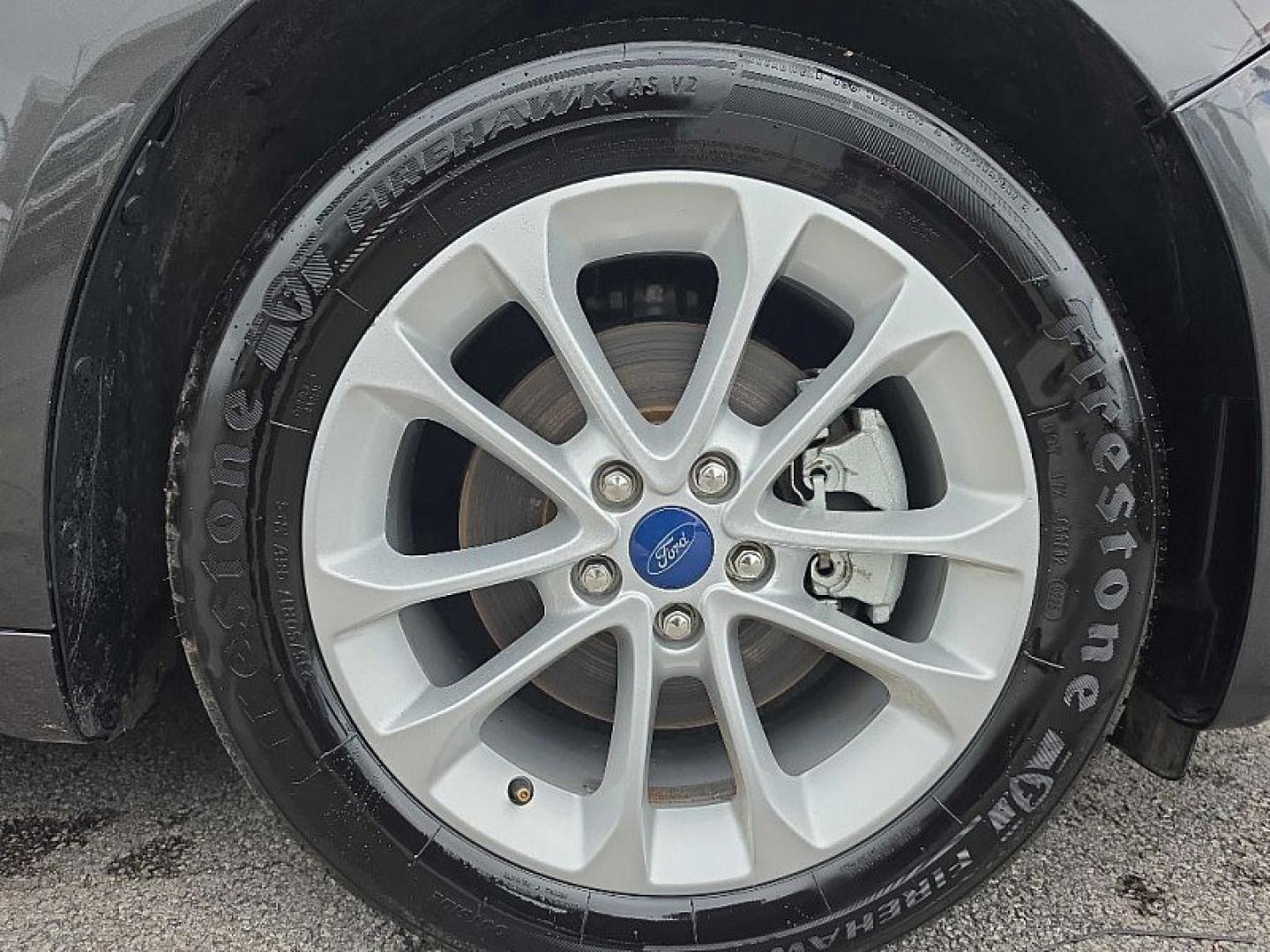 2019 GRAY /BLACK Ford Fusion SE (3FA6P0HD0KR) with an 1.5L L4 DOHC 16V engine, 6A transmission, located at 3304 Woodville Road, Northwood, OH, 43619, (419) 210-8019, 41.612694, -83.480743- Photo#17