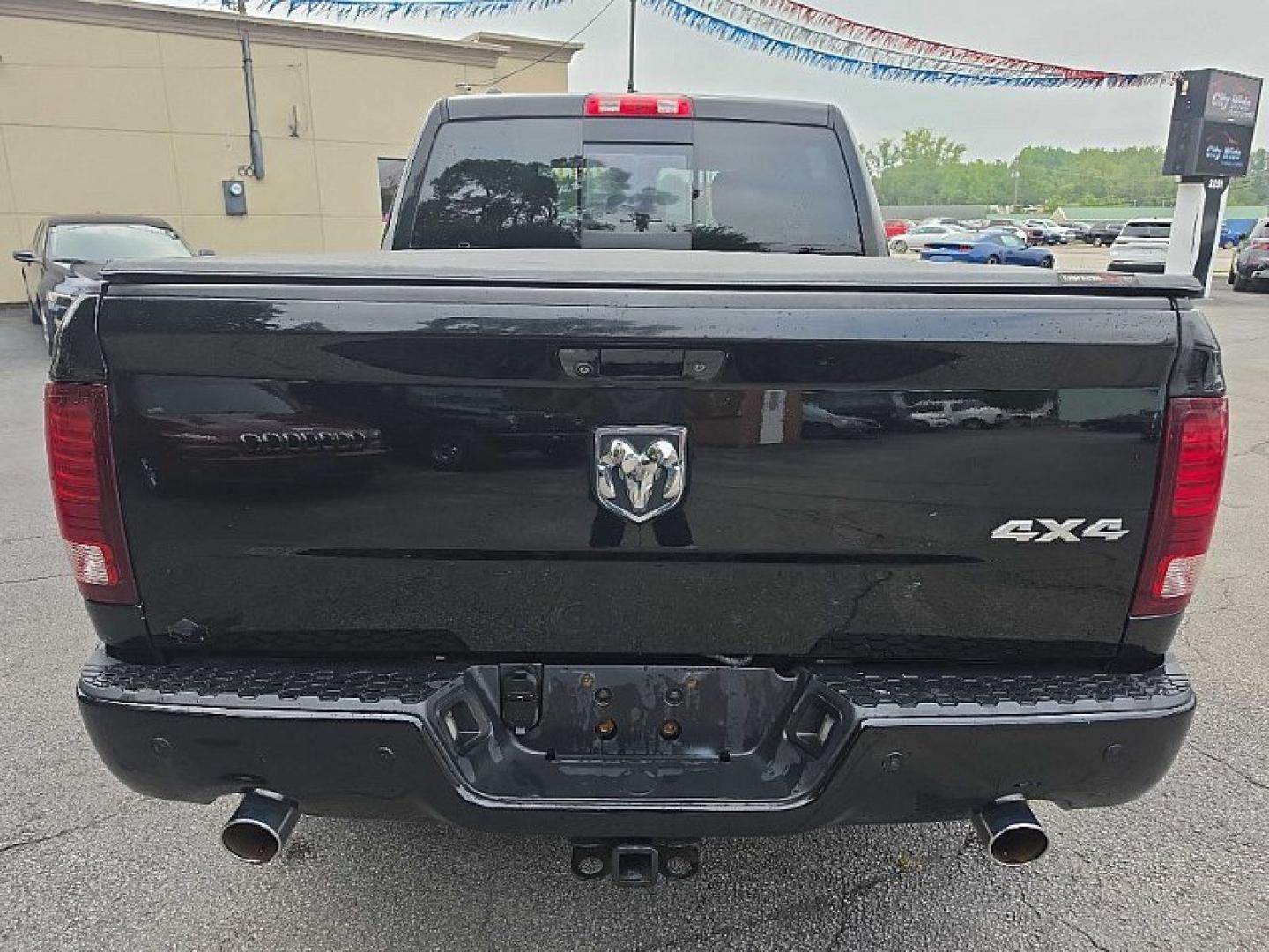 2014 BLACK /BLACK RAM 1500 Sport Crew Cab SWB 4WD (1C6RR7MT2ES) with an 5.7L V8 OHV 16V engine, 6-Speed Automatic transmission, located at 3304 Woodville Road, Northwood, OH, 43619, (419) 210-8019, 41.612694, -83.480743- Photo#3