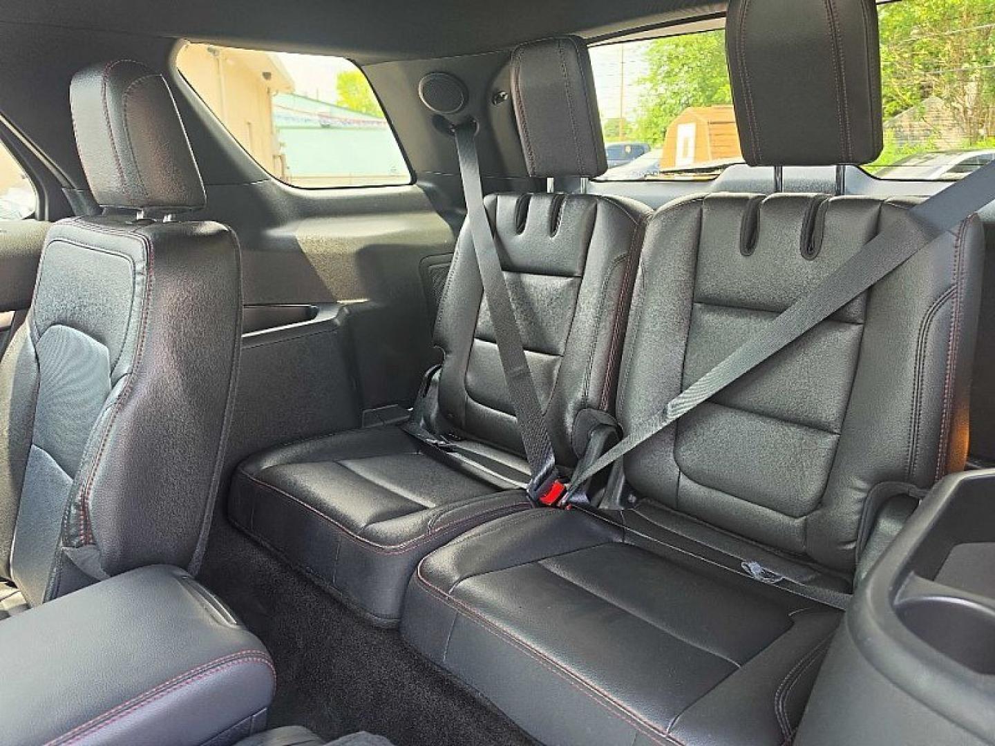 2018 GRAY /BLACK Ford Explorer Sport 4WD (1FM5K8GT5JG) with an 3.5L V6 DOHC 24V engine, 6A transmission, located at 3304 Woodville Road, Northwood, OH, 43619, (419) 210-8019, 41.612694, -83.480743 - Your #1 Destination for Auto Loans and mdash;No Matter Your Credit!At our dealership, we believe everyone deserves the opportunity to drive their dream car and mdash;whether you have good credit, bad credit, or no credit at all. With a wide selection of hundreds of cars, trucks, and SUVs, you'll fin- Photo#12