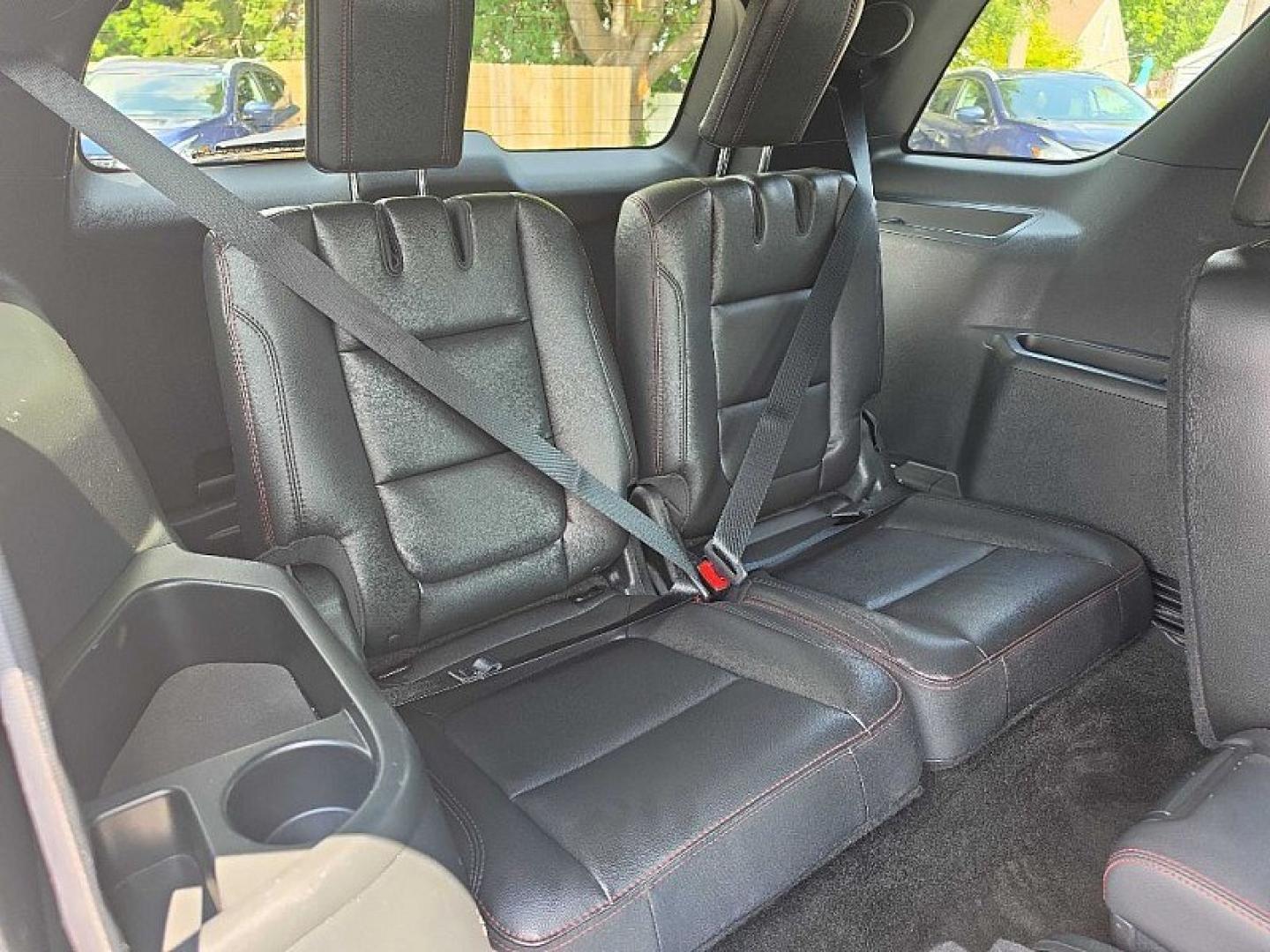 2018 GRAY /BLACK Ford Explorer Sport 4WD (1FM5K8GT5JG) with an 3.5L V6 DOHC 24V engine, 6A transmission, located at 3304 Woodville Road, Northwood, OH, 43619, (419) 210-8019, 41.612694, -83.480743 - Your #1 Destination for Auto Loans and mdash;No Matter Your Credit!At our dealership, we believe everyone deserves the opportunity to drive their dream car and mdash;whether you have good credit, bad credit, or no credit at all. With a wide selection of hundreds of cars, trucks, and SUVs, you'll fin- Photo#16