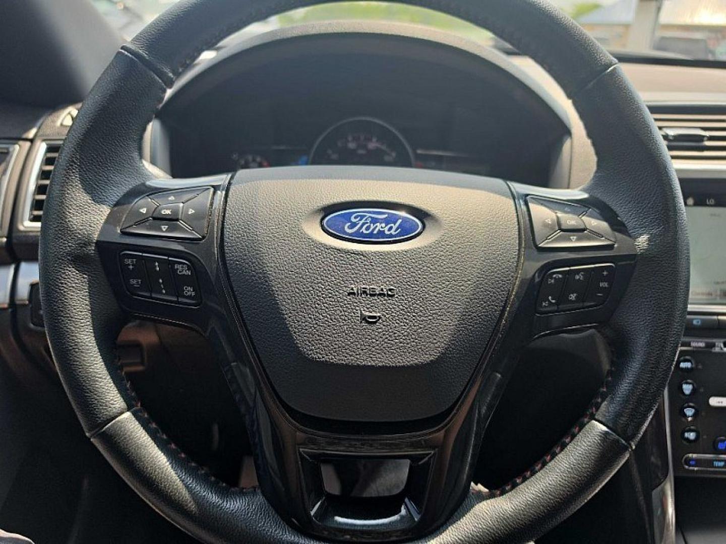 2018 GRAY /BLACK Ford Explorer Sport 4WD (1FM5K8GT5JG) with an 3.5L V6 DOHC 24V engine, 6A transmission, located at 3304 Woodville Road, Northwood, OH, 43619, (419) 210-8019, 41.612694, -83.480743 - Your #1 Destination for Auto Loans and mdash;No Matter Your Credit!At our dealership, we believe everyone deserves the opportunity to drive their dream car and mdash;whether you have good credit, bad credit, or no credit at all. With a wide selection of hundreds of cars, trucks, and SUVs, you'll fin- Photo#21
