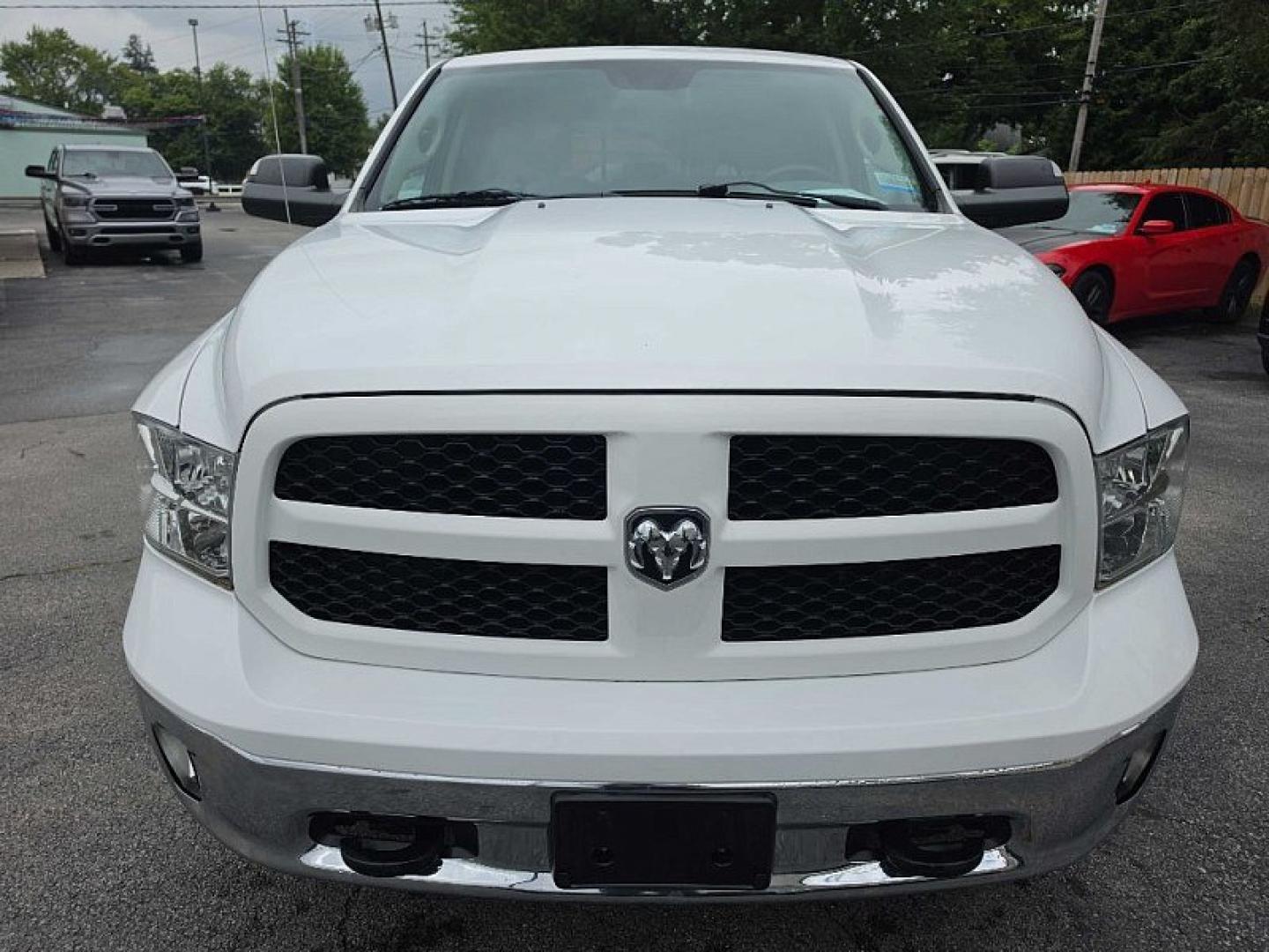 2015 WHITE /GRAY RAM 1500 SLT Quad Cab 4WD (1C6RR7GT7FS) with an 5.7L V8 OHV 16V engine, 6-Speed Automatic transmission, located at 3304 Woodville Road, Northwood, OH, 43619, (419) 210-8019, 41.612694, -83.480743 - Your #1 Destination for Auto Loans and mdash;No Matter Your Credit!At our dealership, we believe everyone deserves the opportunity to drive their dream car and mdash;whether you have good credit, bad credit, or no credit at all. With a wide selection of hundreds of cars, trucks, and SUVs, you'll fin- Photo#7