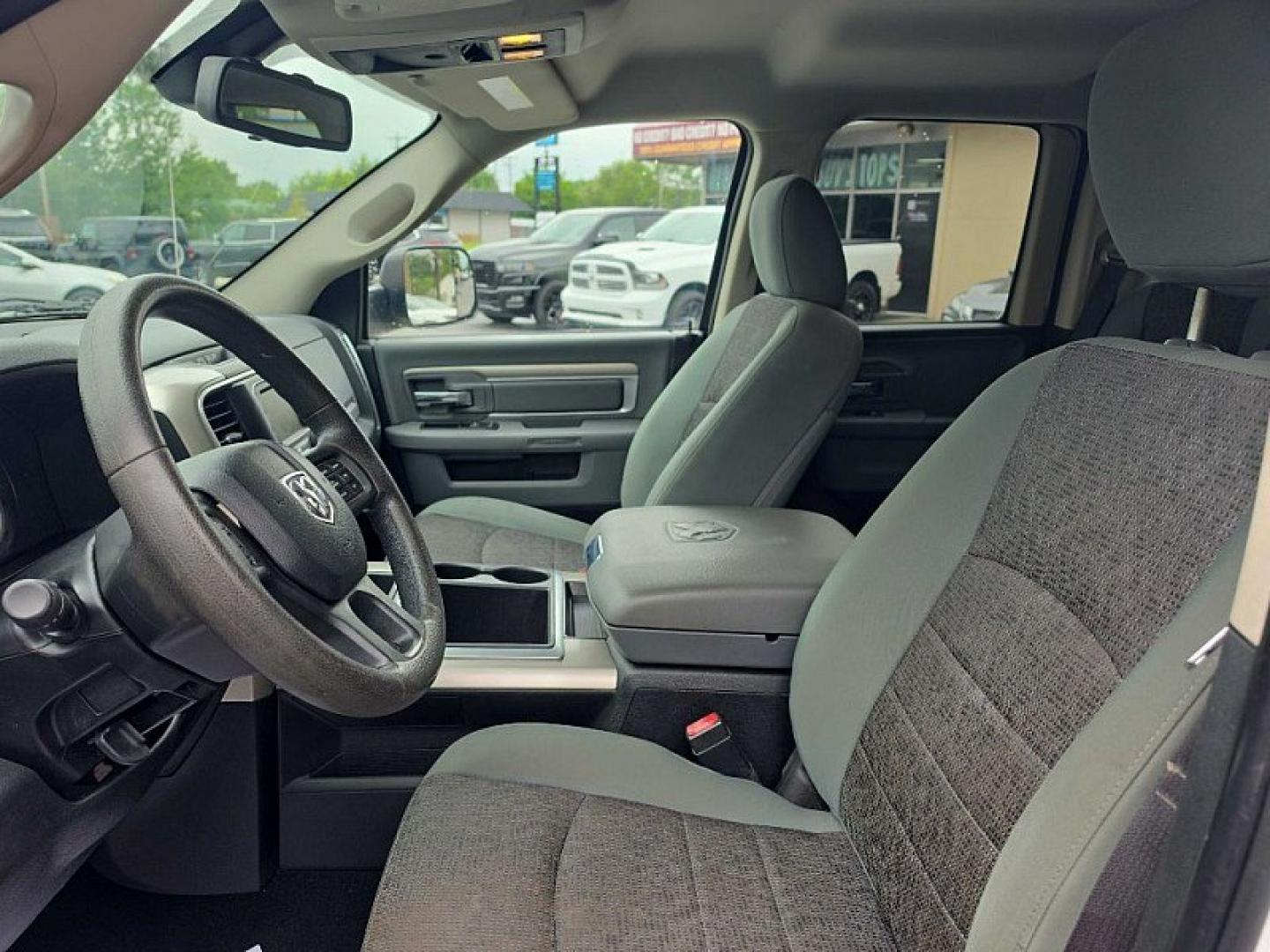 2015 WHITE /GRAY RAM 1500 SLT Quad Cab 4WD (1C6RR7GT7FS) with an 5.7L V8 OHV 16V engine, 6-Speed Automatic transmission, located at 3304 Woodville Road, Northwood, OH, 43619, (419) 210-8019, 41.612694, -83.480743 - Your #1 Destination for Auto Loans and mdash;No Matter Your Credit!At our dealership, we believe everyone deserves the opportunity to drive their dream car and mdash;whether you have good credit, bad credit, or no credit at all. With a wide selection of hundreds of cars, trucks, and SUVs, you'll fin- Photo#9