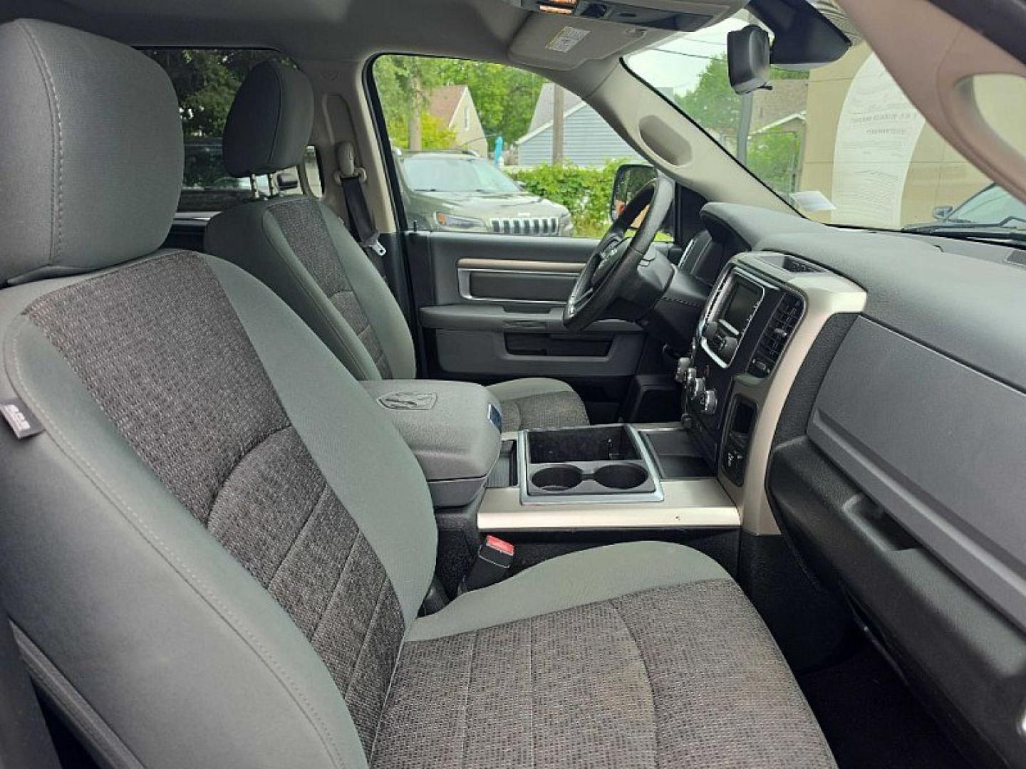 2015 WHITE /GRAY RAM 1500 SLT Quad Cab 4WD (1C6RR7GT7FS) with an 5.7L V8 OHV 16V engine, 6-Speed Automatic transmission, located at 3304 Woodville Road, Northwood, OH, 43619, (419) 210-8019, 41.612694, -83.480743 - Your #1 Destination for Auto Loans and mdash;No Matter Your Credit!At our dealership, we believe everyone deserves the opportunity to drive their dream car and mdash;whether you have good credit, bad credit, or no credit at all. With a wide selection of hundreds of cars, trucks, and SUVs, you'll fin- Photo#17