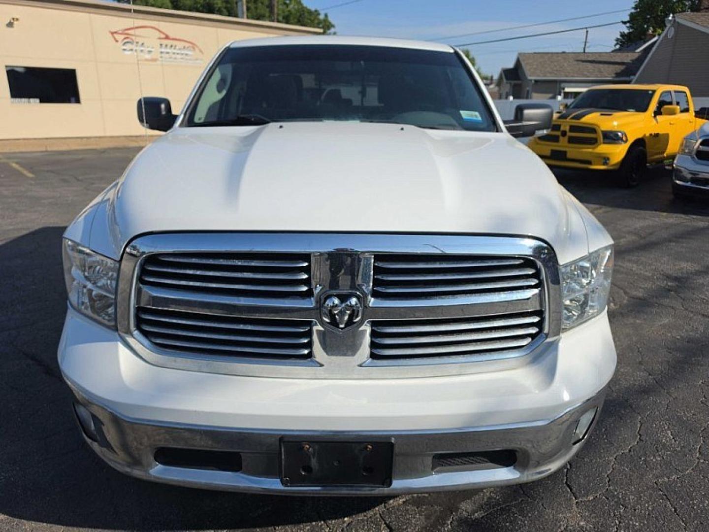 2019 WHITE /GRAY RAM 1500 SLT Crew Cab LWB 4WD (1C6RR7TM0KS) with an 3.0L V6 DOHC 24V DIESEL engine, 8A transmission, located at 3304 Woodville Road, Northwood, OH, 43619, (419) 210-8019, 41.612694, -83.480743 - Your #1 Destination for Auto Loans and mdash;No Matter Your Credit!At our dealership, we believe everyone deserves the opportunity to drive their dream car and mdash;whether you have good credit, bad credit, or no credit at all. With a wide selection of hundreds of cars, trucks, and SUVs, you'll fin- Photo#7