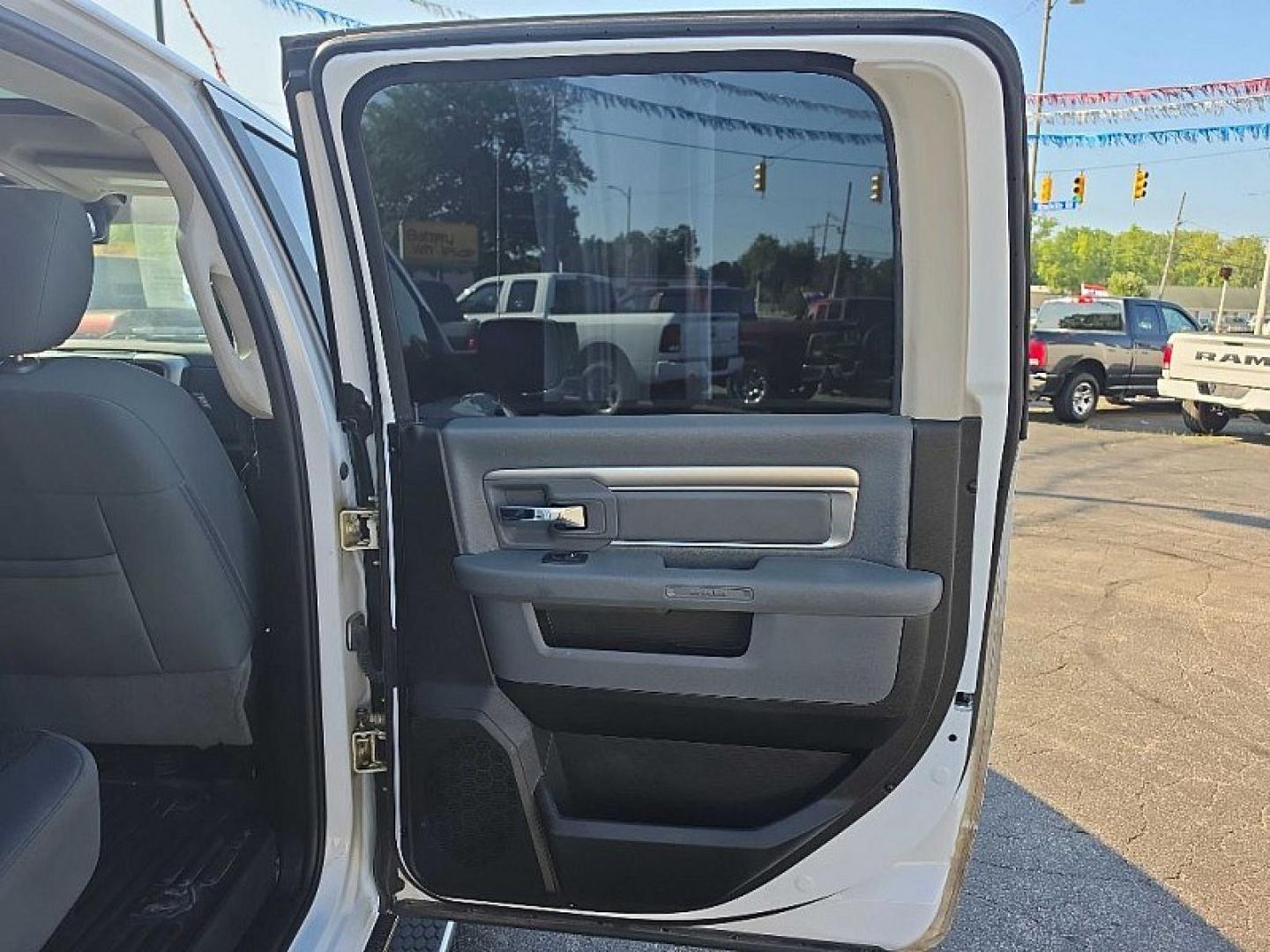2019 WHITE /GRAY RAM 1500 SLT Crew Cab LWB 4WD (1C6RR7TM0KS) with an 3.0L V6 DOHC 24V DIESEL engine, 8A transmission, located at 3304 Woodville Road, Northwood, OH, 43619, (419) 210-8019, 41.612694, -83.480743 - Your #1 Destination for Auto Loans and mdash;No Matter Your Credit!At our dealership, we believe everyone deserves the opportunity to drive their dream car and mdash;whether you have good credit, bad credit, or no credit at all. With a wide selection of hundreds of cars, trucks, and SUVs, you'll fin- Photo#13