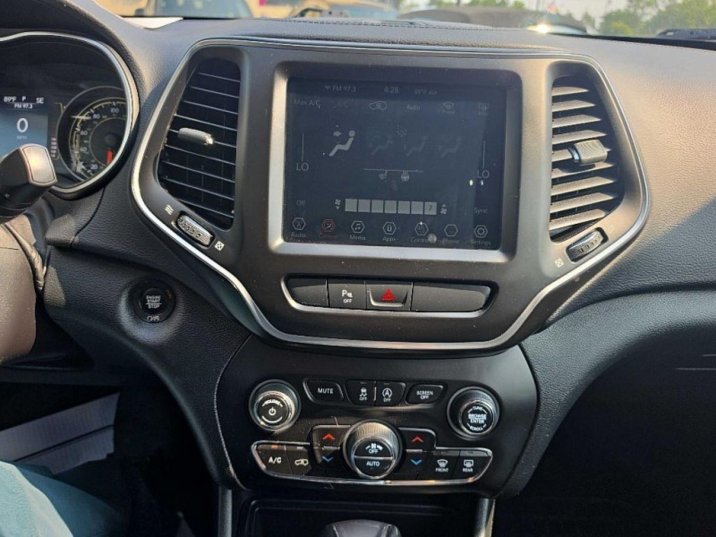 2022 BLACK /BLACK Jeep Cherokee Latitude 4WD (1C4PJMCX0ND) with an 3.2L V6 DOHC 24V engine, 9A transmission, located at 3304 Woodville Road, Northwood, OH, 43619, (419) 210-8019, 41.612694, -83.480743- Photo#20