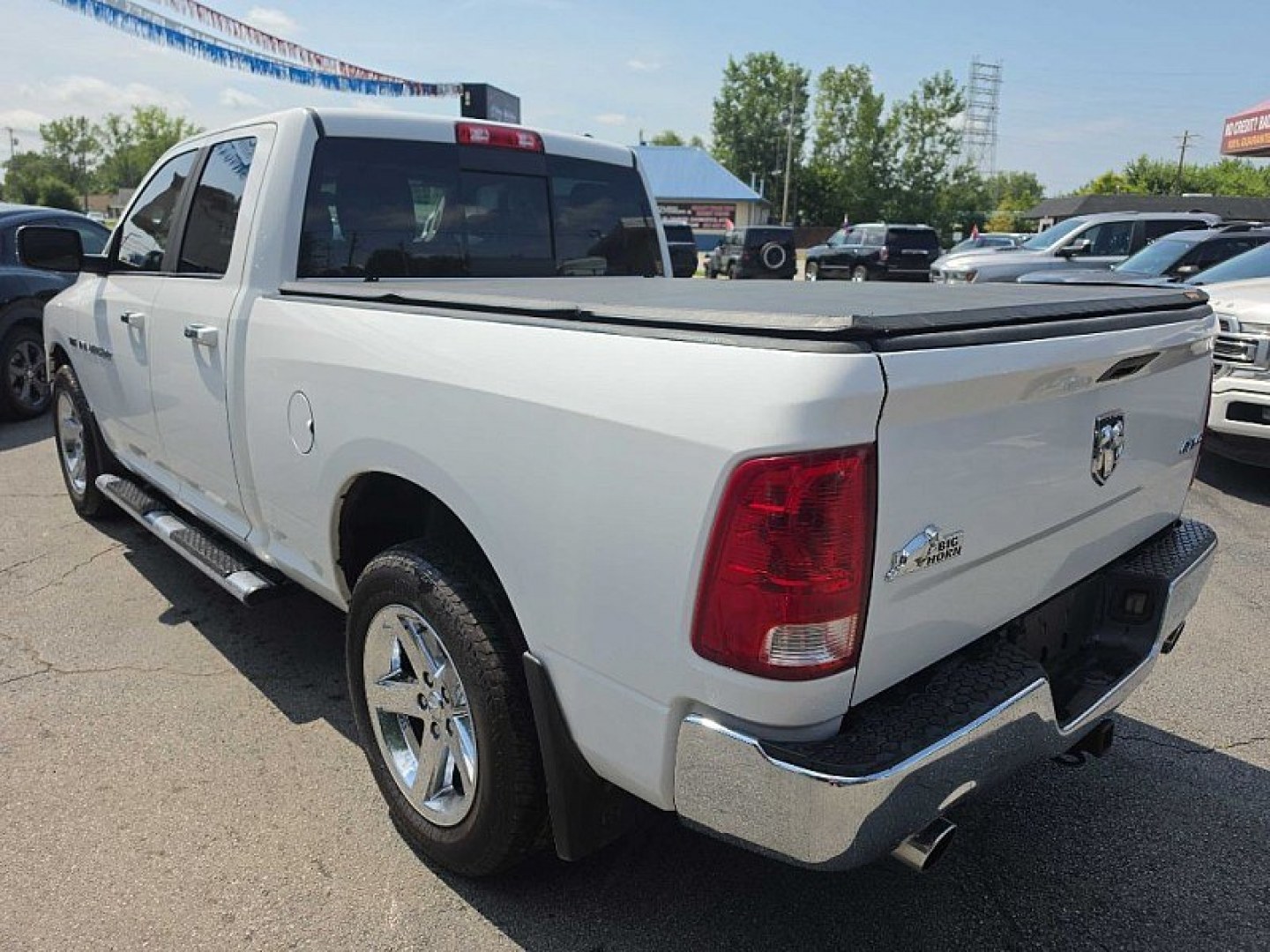 2012 WHITE /BLACK/GRAY Dodge Ram 1500 SLT Quad Cab 4WD (1C6RD7GT6CS) with an 5.7L V8 OHV 16V engine, 5-Speed Automatic transmission, located at 3304 Woodville Road, Northwood, OH, 43619, (419) 210-8019, 41.612694, -83.480743- Photo#2