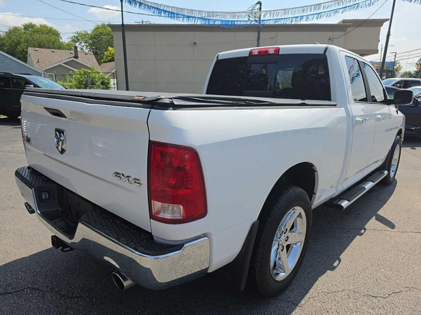 2012 WHITE /BLACK/GRAY Dodge Ram 1500 SLT Quad Cab 4WD (1C6RD7GT6CS) with an 5.7L V8 OHV 16V engine, 5-Speed Automatic transmission, located at 3304 Woodville Road, Northwood, OH, 43619, (419) 210-8019, 41.612694, -83.480743- Photo#4