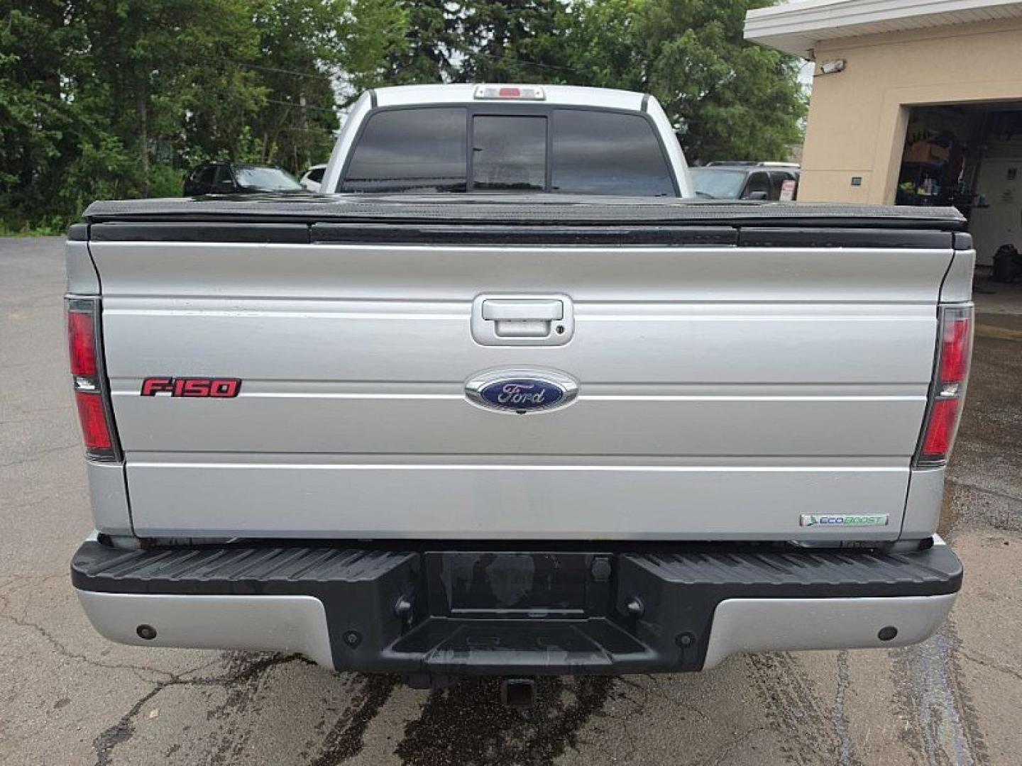 2014 SILVER /BLACK Ford F-150 FX4 SuperCrew 5.5-ft. Bed 4WD (1FTFW1ET3EF) with an 3.5L V6 TURBO engine, 6A transmission, located at 3304 Woodville Road, Northwood, OH, 43619, (419) 210-8019, 41.612694, -83.480743 - Your #1 Destination for Auto Loans and mdash;No Matter Your Credit!At our dealership, we believe everyone deserves the opportunity to drive their dream car and mdash;whether you have good credit, bad credit, or no credit at all. With a wide selection of hundreds of cars, trucks, and SUVs, you'll fin- Photo#3