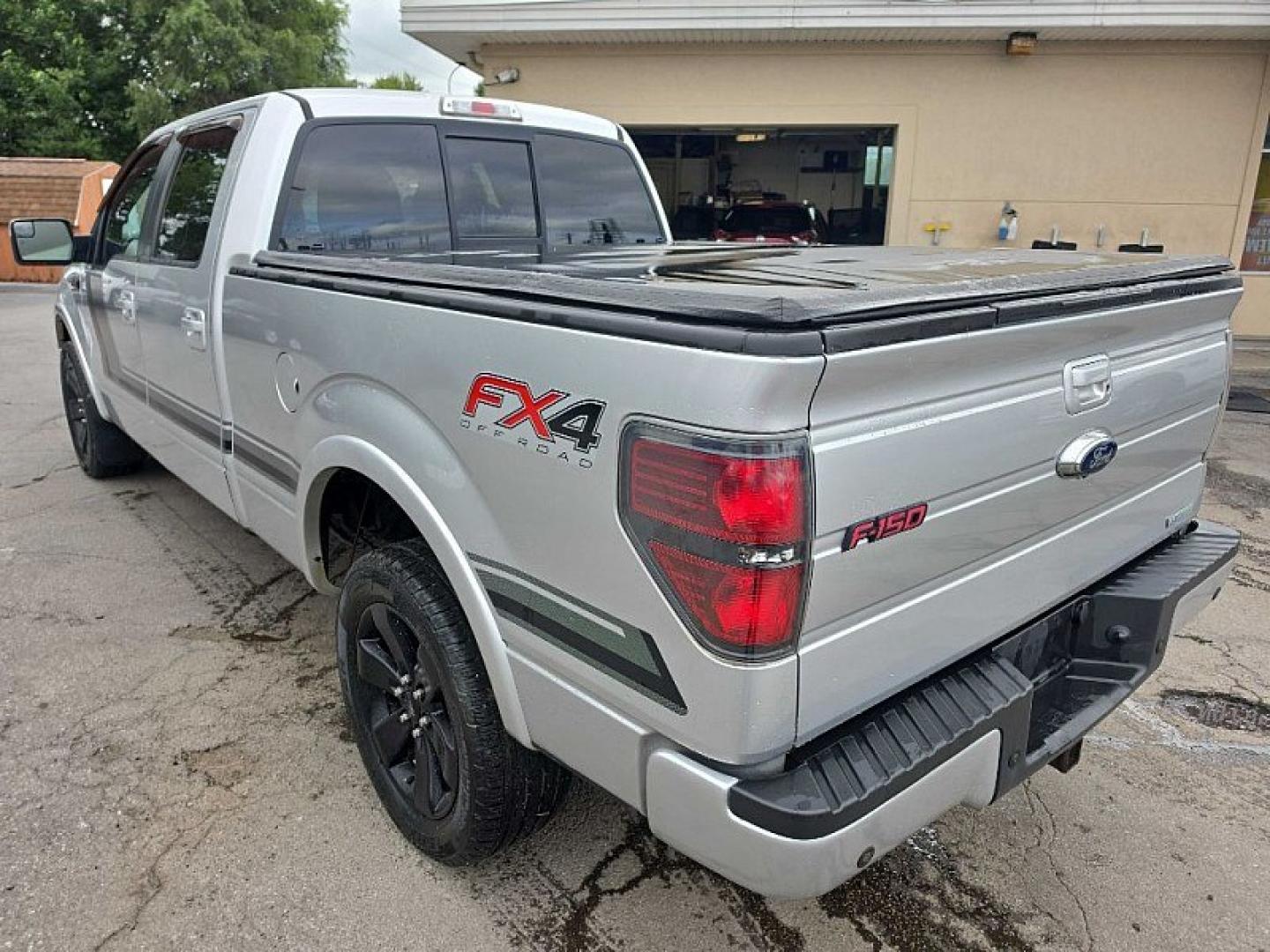 2014 SILVER /BLACK Ford F-150 FX4 SuperCrew 5.5-ft. Bed 4WD (1FTFW1ET3EF) with an 3.5L V6 TURBO engine, 6A transmission, located at 3304 Woodville Road, Northwood, OH, 43619, (419) 210-8019, 41.612694, -83.480743 - Your #1 Destination for Auto Loans and mdash;No Matter Your Credit!At our dealership, we believe everyone deserves the opportunity to drive their dream car and mdash;whether you have good credit, bad credit, or no credit at all. With a wide selection of hundreds of cars, trucks, and SUVs, you'll fin- Photo#2
