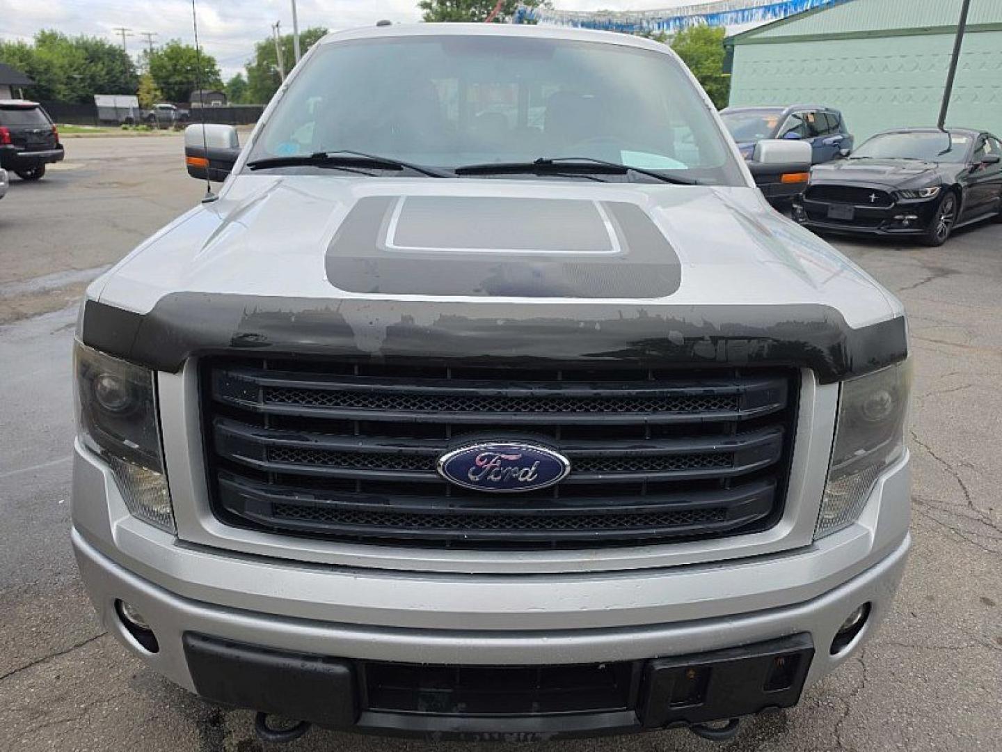 2014 SILVER /BLACK Ford F-150 FX4 SuperCrew 5.5-ft. Bed 4WD (1FTFW1ET3EF) with an 3.5L V6 TURBO engine, 6A transmission, located at 3304 Woodville Road, Northwood, OH, 43619, (419) 210-8019, 41.612694, -83.480743 - Your #1 Destination for Auto Loans and mdash;No Matter Your Credit!At our dealership, we believe everyone deserves the opportunity to drive their dream car and mdash;whether you have good credit, bad credit, or no credit at all. With a wide selection of hundreds of cars, trucks, and SUVs, you'll fin- Photo#7