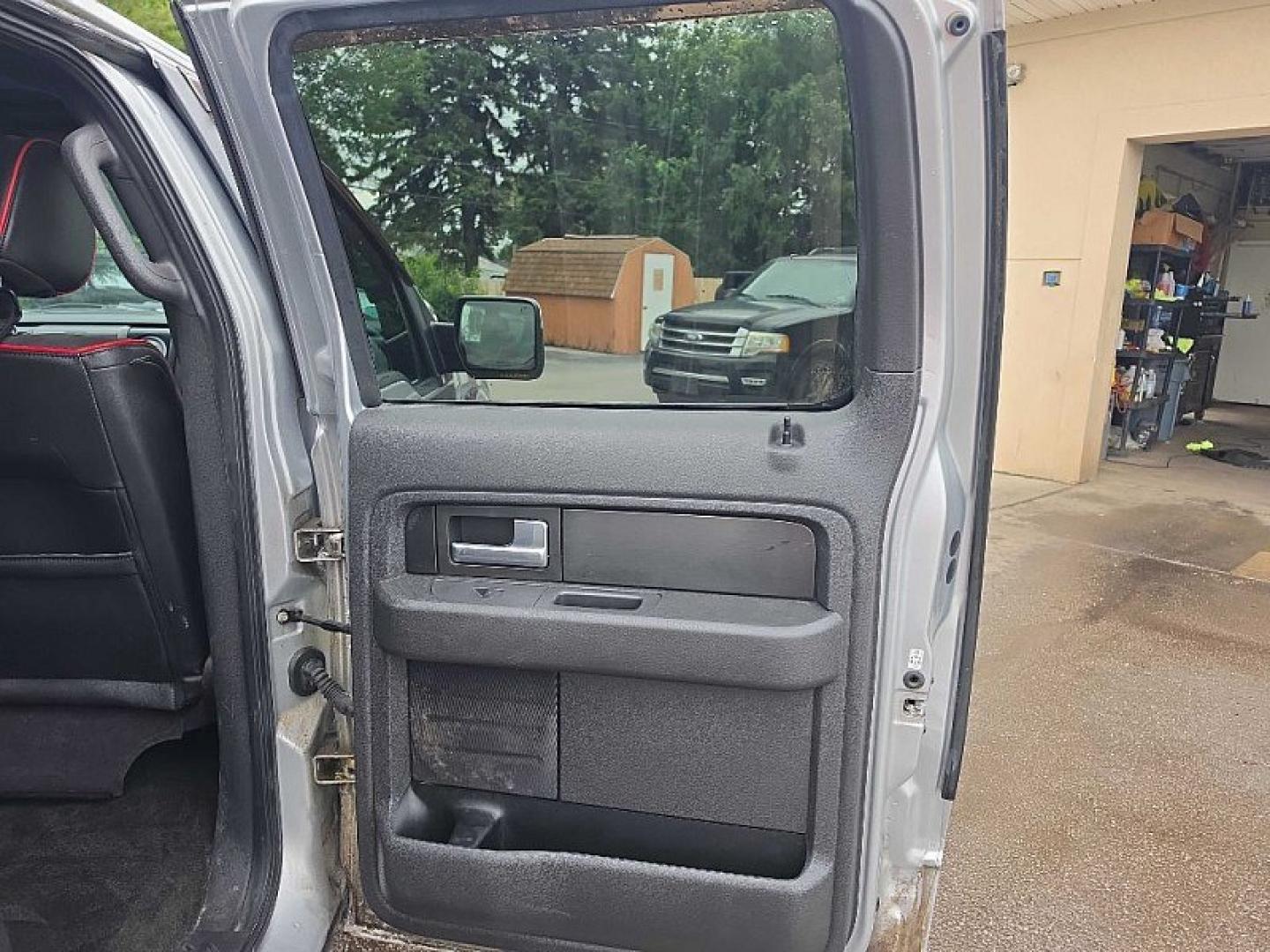 2014 SILVER /BLACK Ford F-150 FX4 SuperCrew 5.5-ft. Bed 4WD (1FTFW1ET3EF) with an 3.5L V6 TURBO engine, 6A transmission, located at 3304 Woodville Road, Northwood, OH, 43619, (419) 210-8019, 41.612694, -83.480743 - Your #1 Destination for Auto Loans and mdash;No Matter Your Credit!At our dealership, we believe everyone deserves the opportunity to drive their dream car and mdash;whether you have good credit, bad credit, or no credit at all. With a wide selection of hundreds of cars, trucks, and SUVs, you'll fin- Photo#13