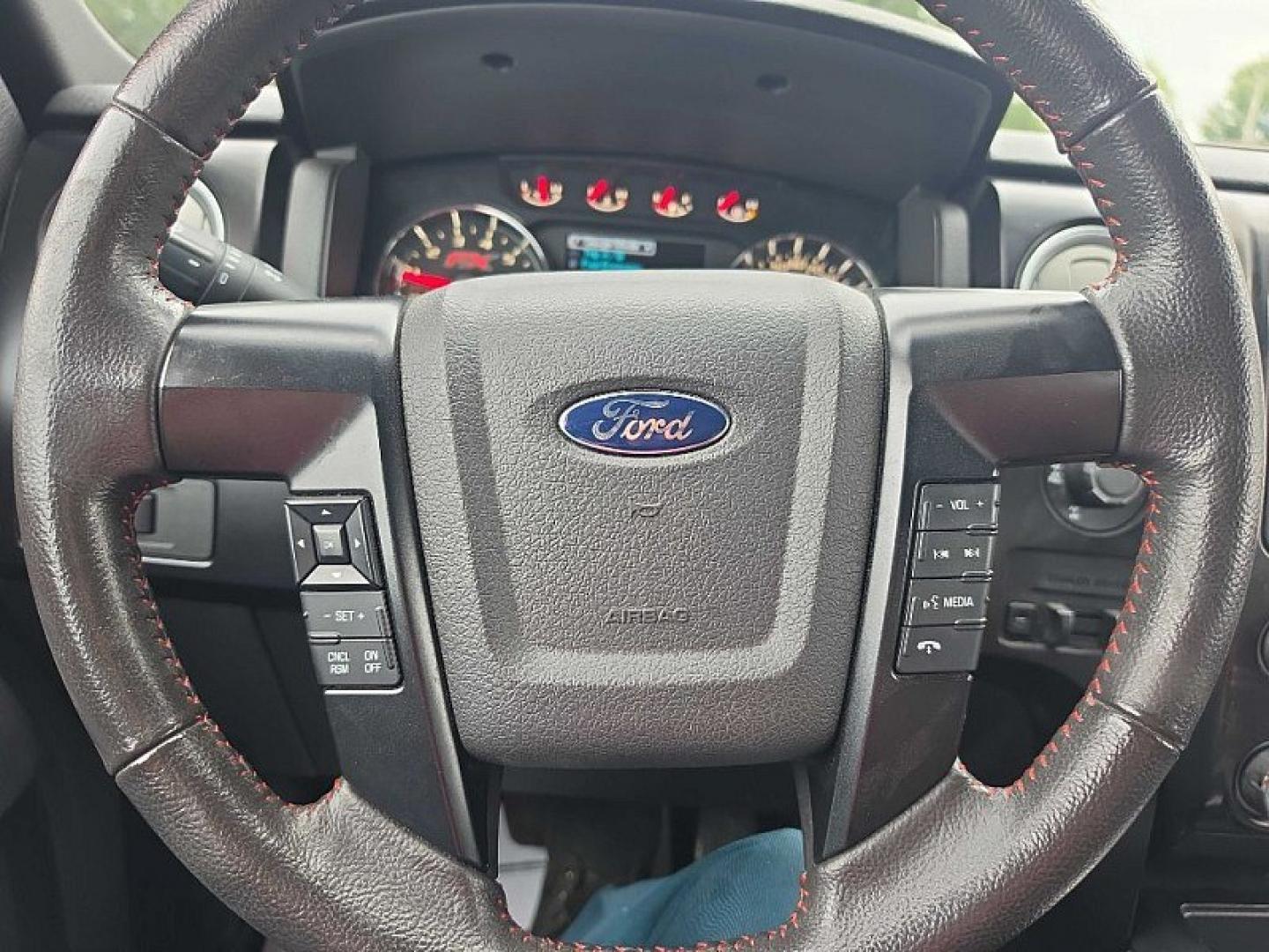 2014 SILVER /BLACK Ford F-150 FX4 SuperCrew 5.5-ft. Bed 4WD (1FTFW1ET3EF) with an 3.5L V6 TURBO engine, 6A transmission, located at 3304 Woodville Road, Northwood, OH, 43619, (419) 210-8019, 41.612694, -83.480743 - Your #1 Destination for Auto Loans and mdash;No Matter Your Credit!At our dealership, we believe everyone deserves the opportunity to drive their dream car and mdash;whether you have good credit, bad credit, or no credit at all. With a wide selection of hundreds of cars, trucks, and SUVs, you'll fin- Photo#19