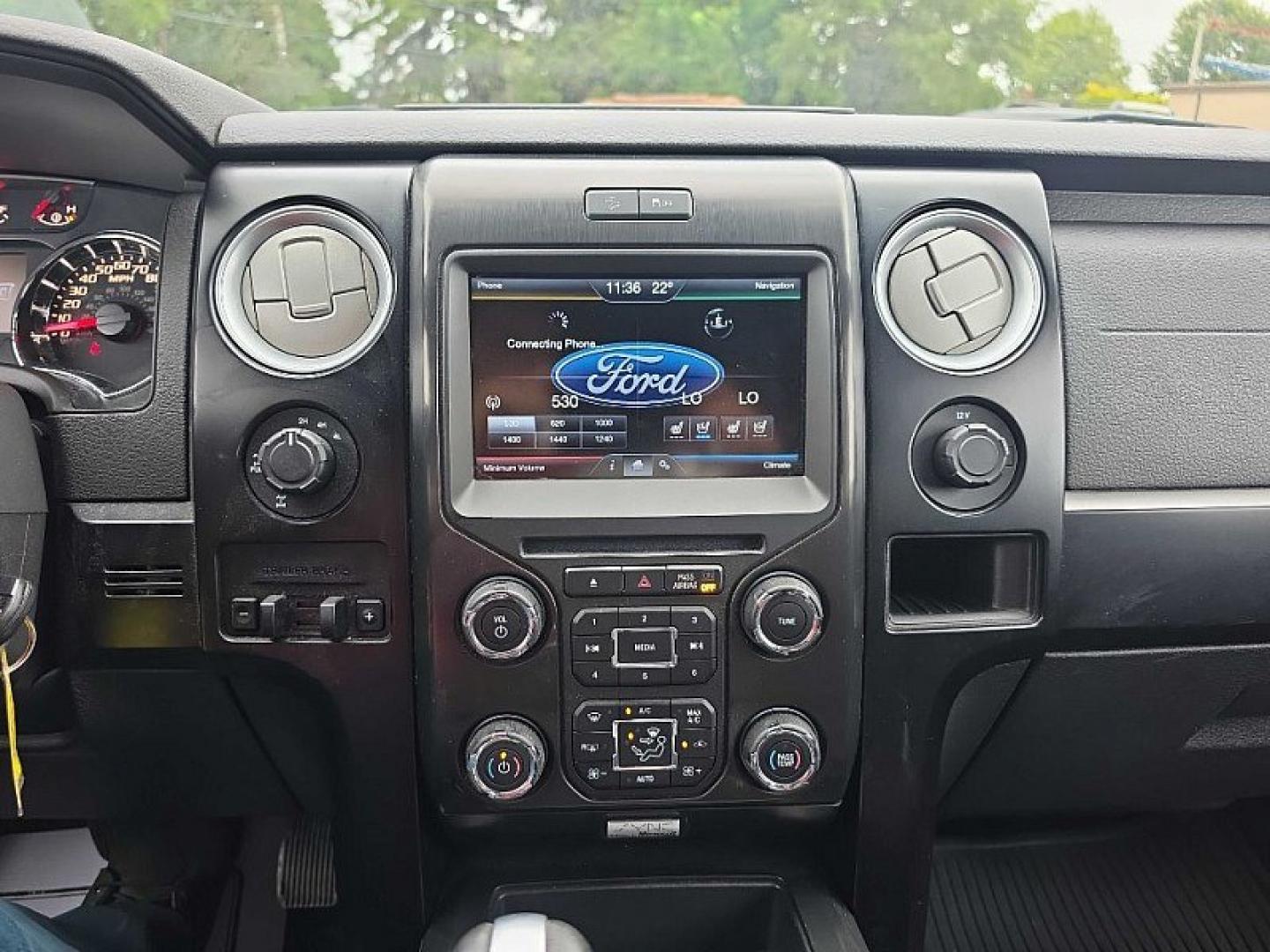 2014 SILVER /BLACK Ford F-150 FX4 SuperCrew 5.5-ft. Bed 4WD (1FTFW1ET3EF) with an 3.5L V6 TURBO engine, 6A transmission, located at 3304 Woodville Road, Northwood, OH, 43619, (419) 210-8019, 41.612694, -83.480743 - Your #1 Destination for Auto Loans and mdash;No Matter Your Credit!At our dealership, we believe everyone deserves the opportunity to drive their dream car and mdash;whether you have good credit, bad credit, or no credit at all. With a wide selection of hundreds of cars, trucks, and SUVs, you'll fin- Photo#20