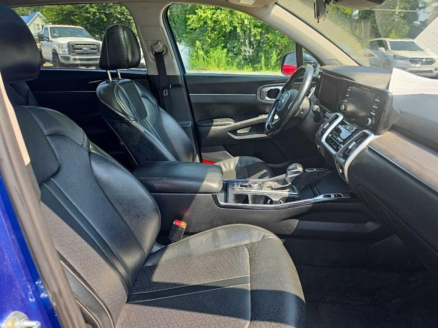 2021 BLUE /BLACK Kia Sorento EX AWD (5XYRHDLF0MG) with an 2.4L L4 DOHC 16V engine, 6A transmission, located at 3304 Woodville Road, Northwood, OH, 43619, (419) 210-8019, 41.612694, -83.480743 - Your #1 Destination for Auto Loans and mdash;No Matter Your Credit!At our dealership, we believe everyone deserves the opportunity to drive their dream car and mdash;whether you have good credit, bad credit, or no credit at all. With a wide selection of hundreds of cars, trucks, and SUVs, you'll fin- Photo#18